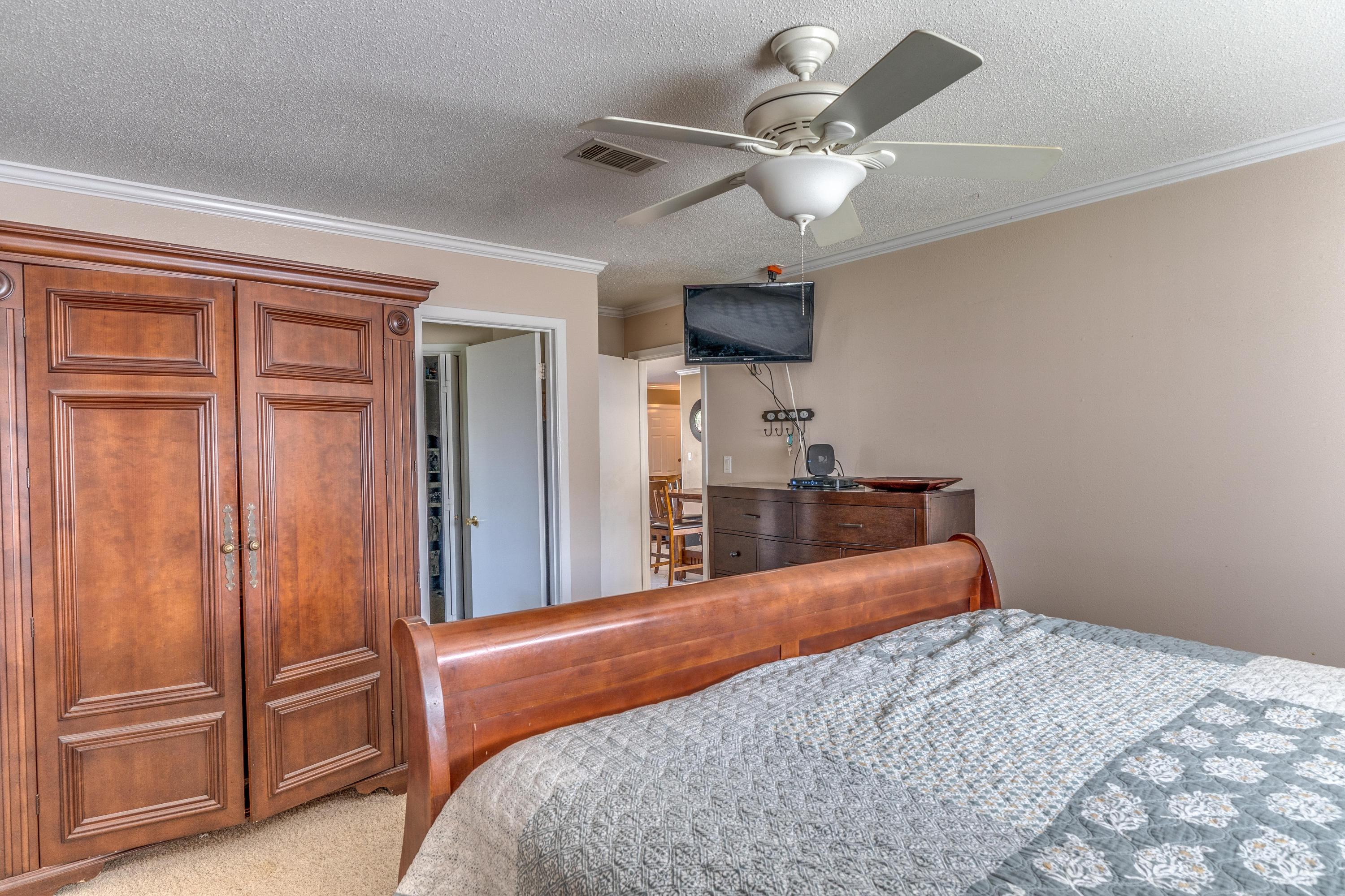 LAKE LORRAINE ESTATES - Residential