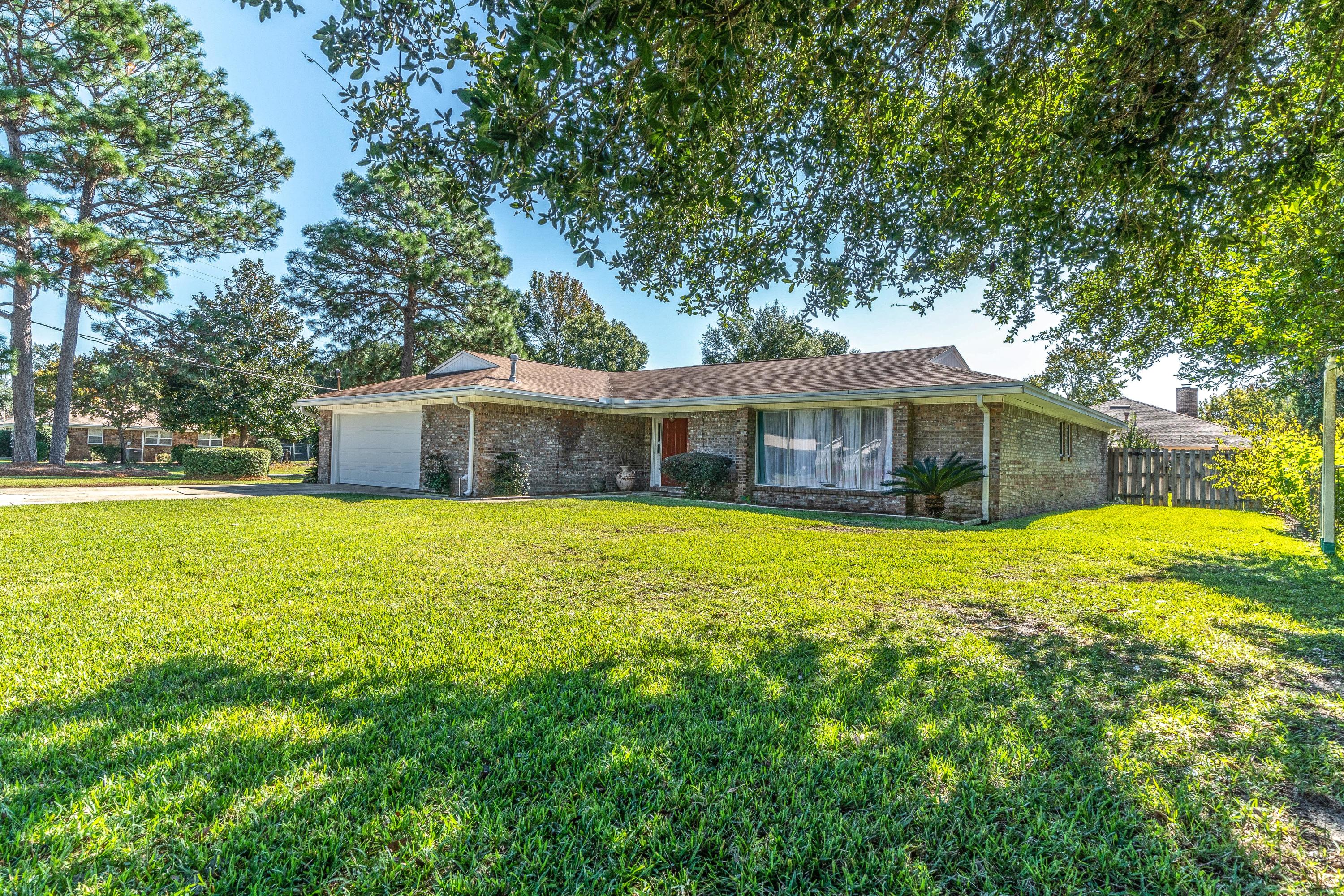 LAKE LORRAINE ESTATES - Residential