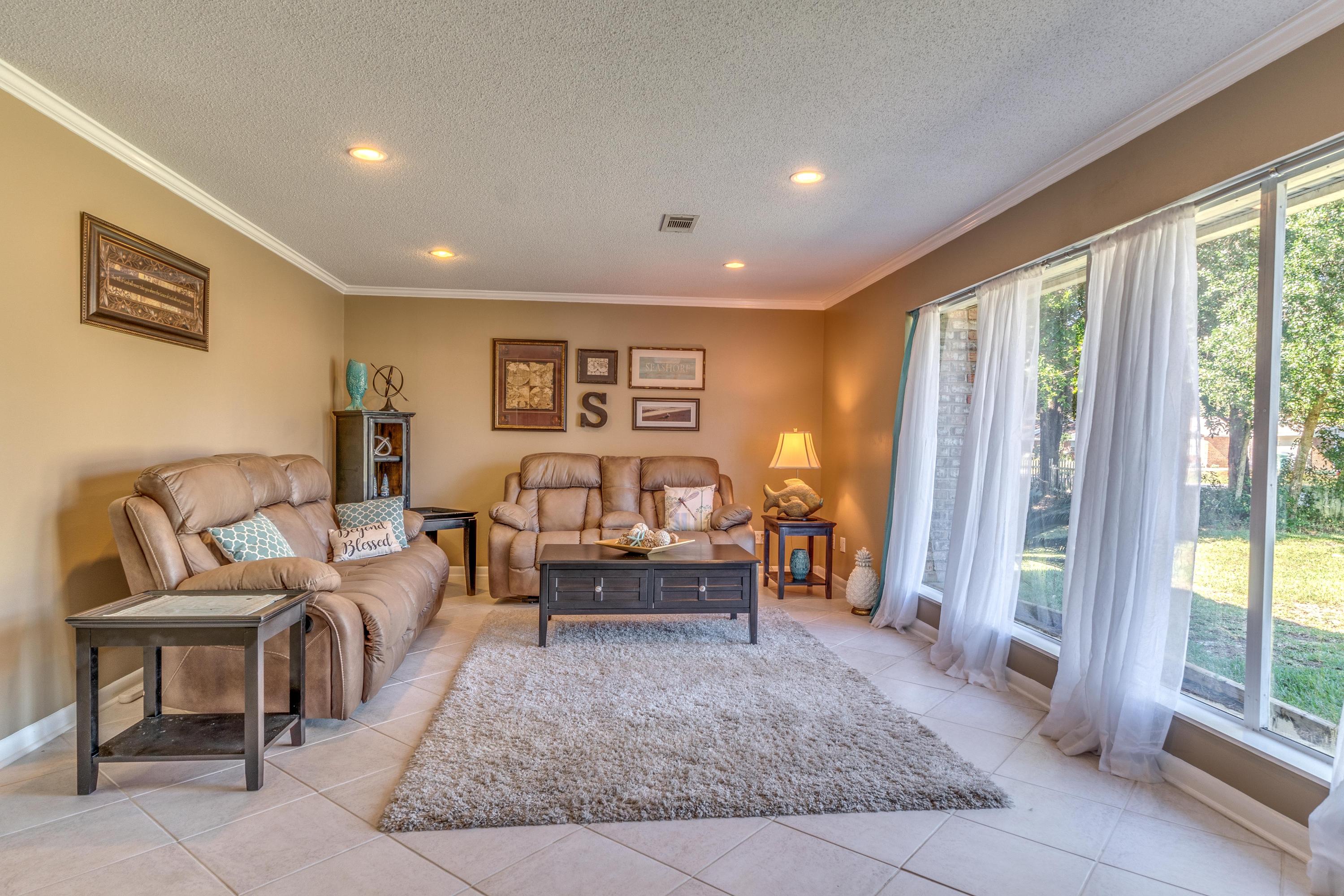 LAKE LORRAINE ESTATES - Residential