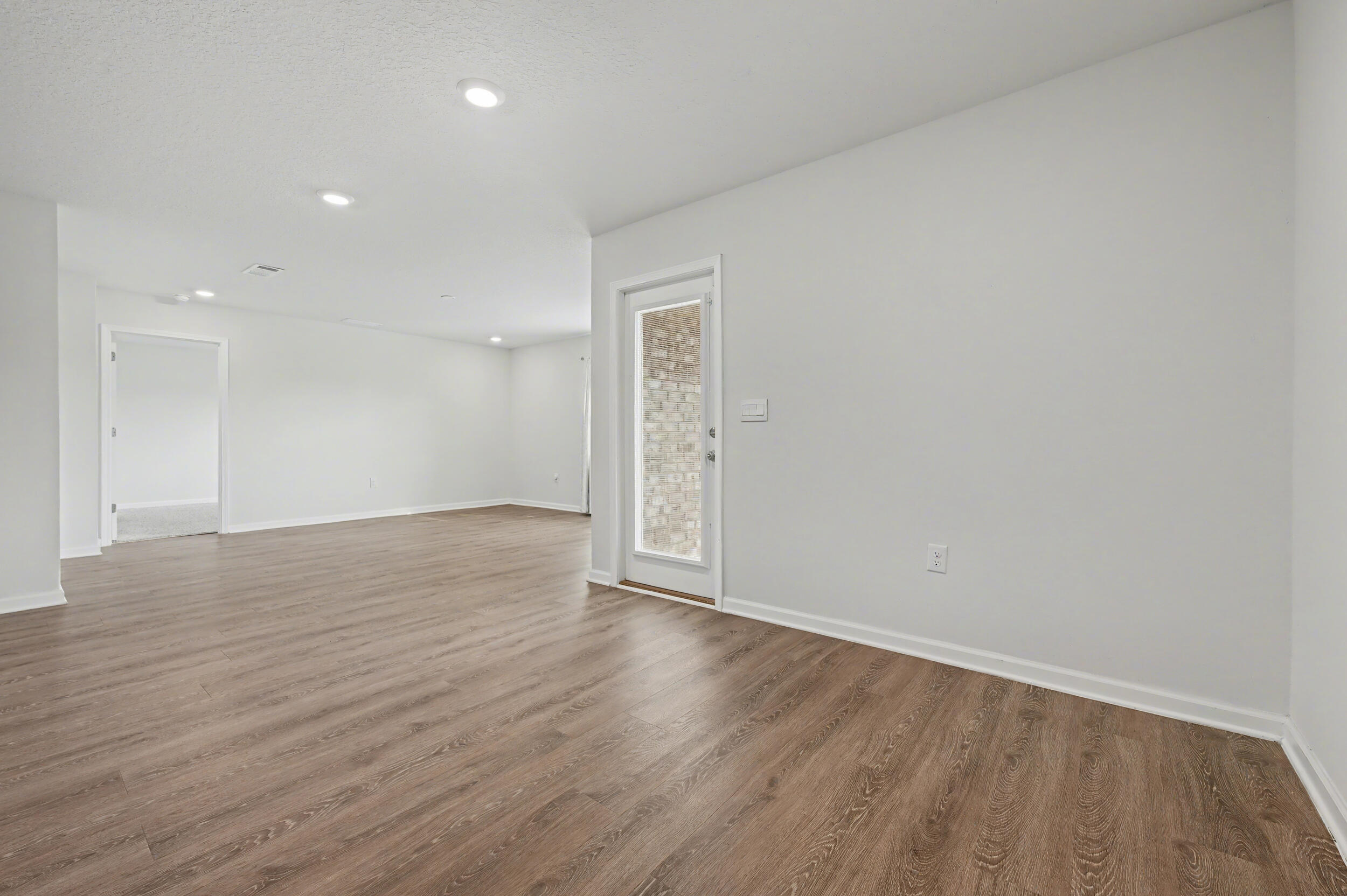 LAKERIDGE EST - Residential