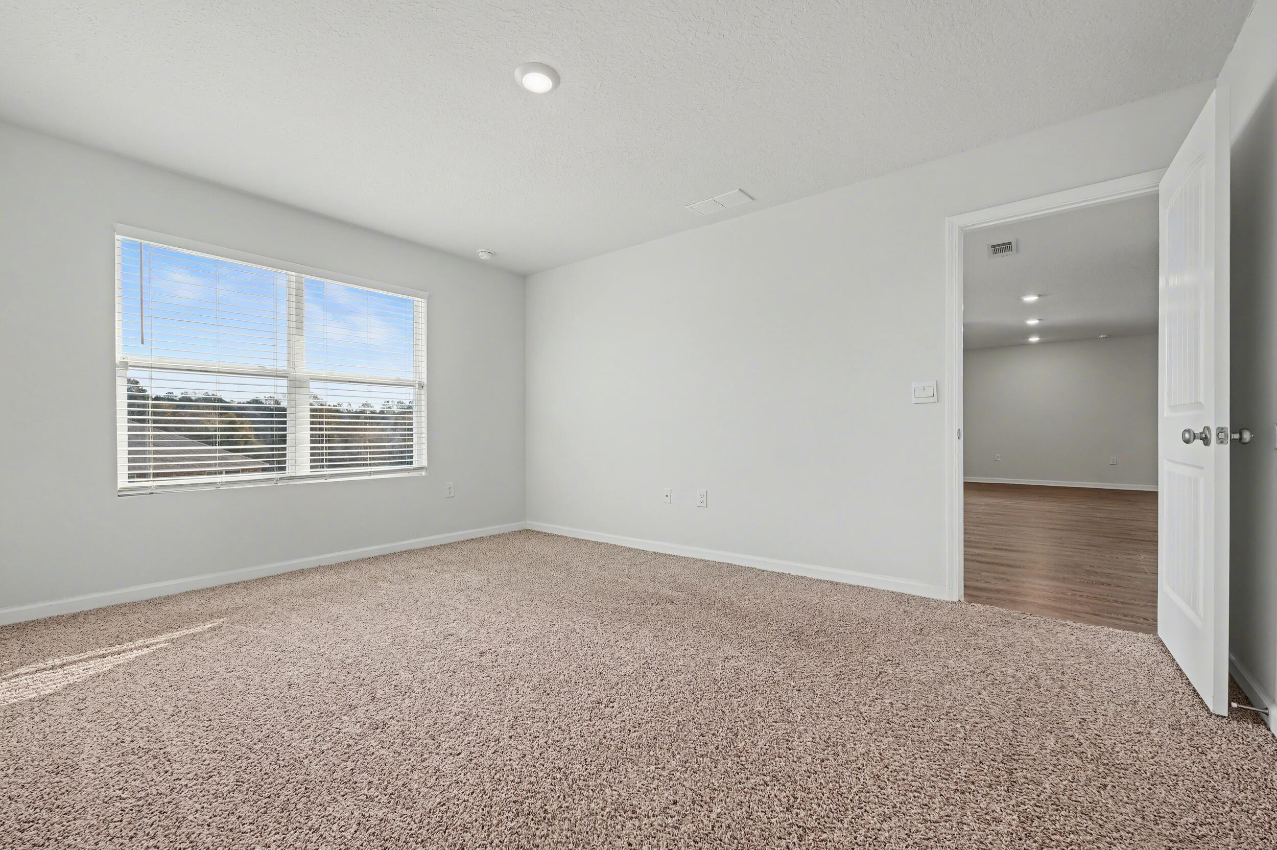 LAKERIDGE EST - Residential