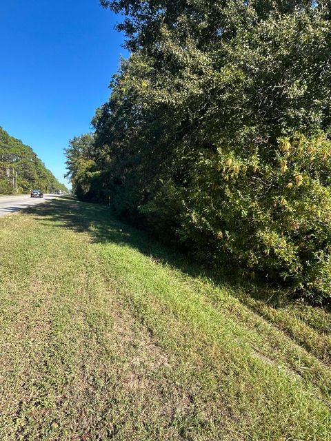 Photo of 43 Indian Bay Drive, Freeport, FL 32439 (MLS # 987432)