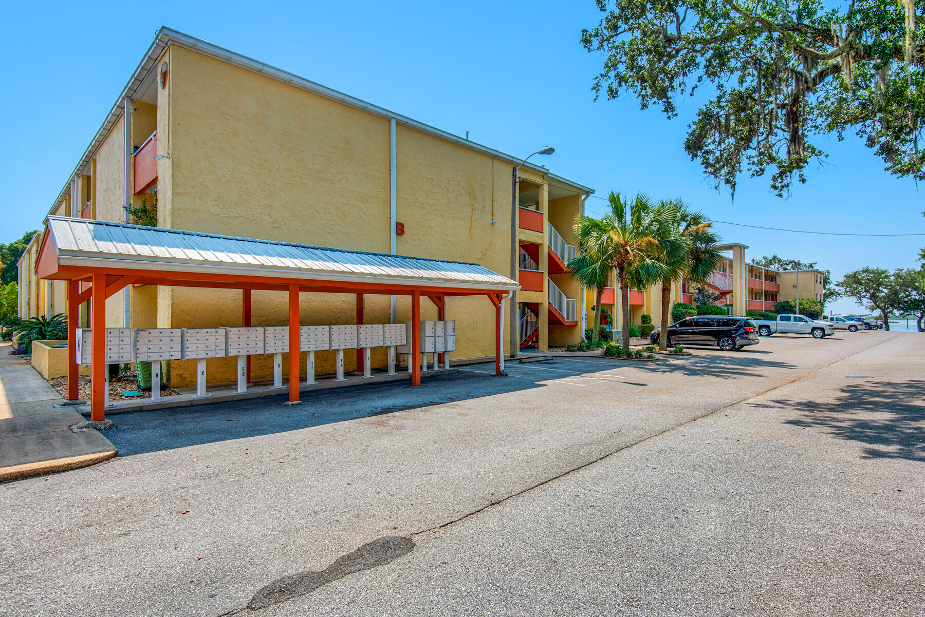 CEDARS CONDO - Residential