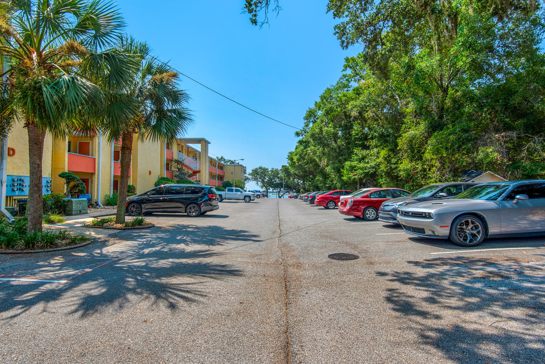 CEDARS CONDO - Residential