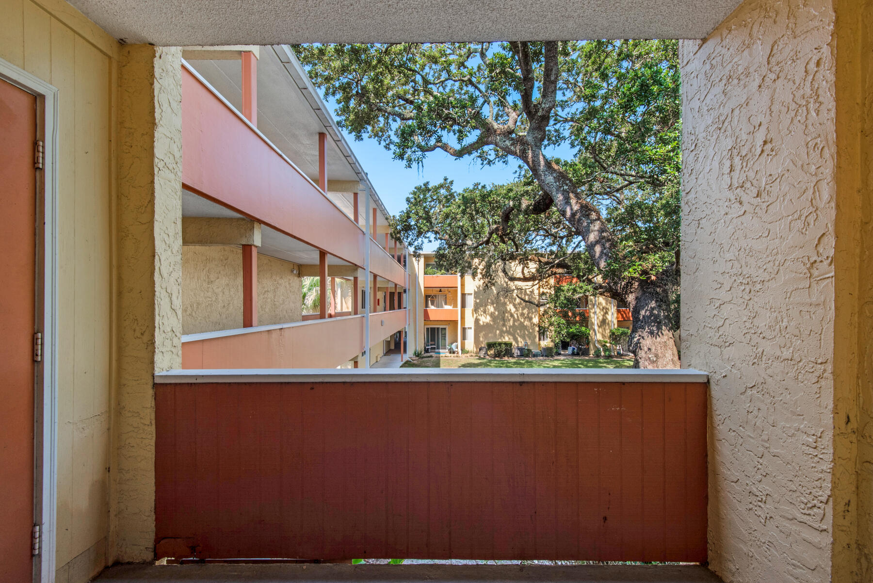 CEDARS CONDO - Residential