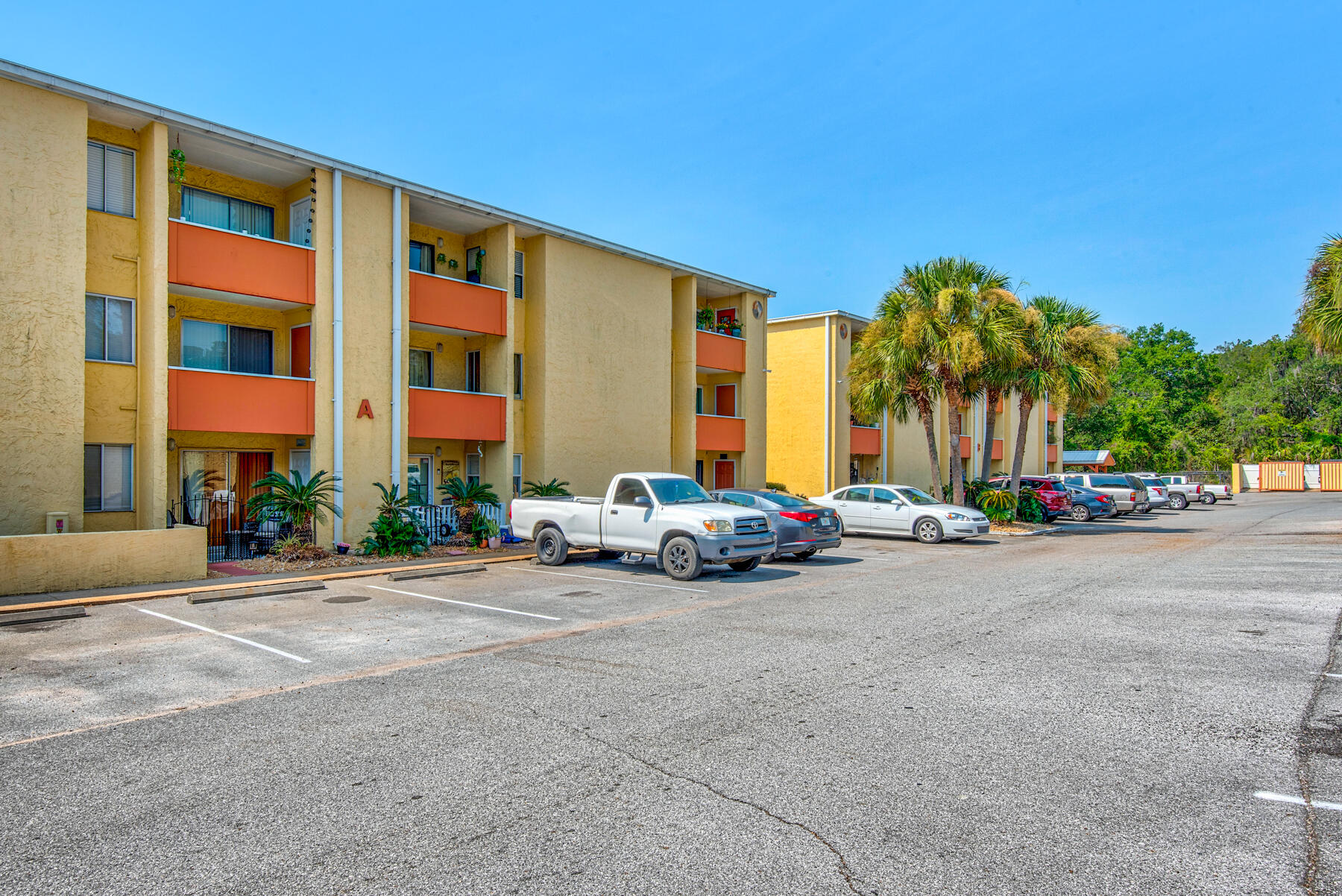 CEDARS CONDO - Residential