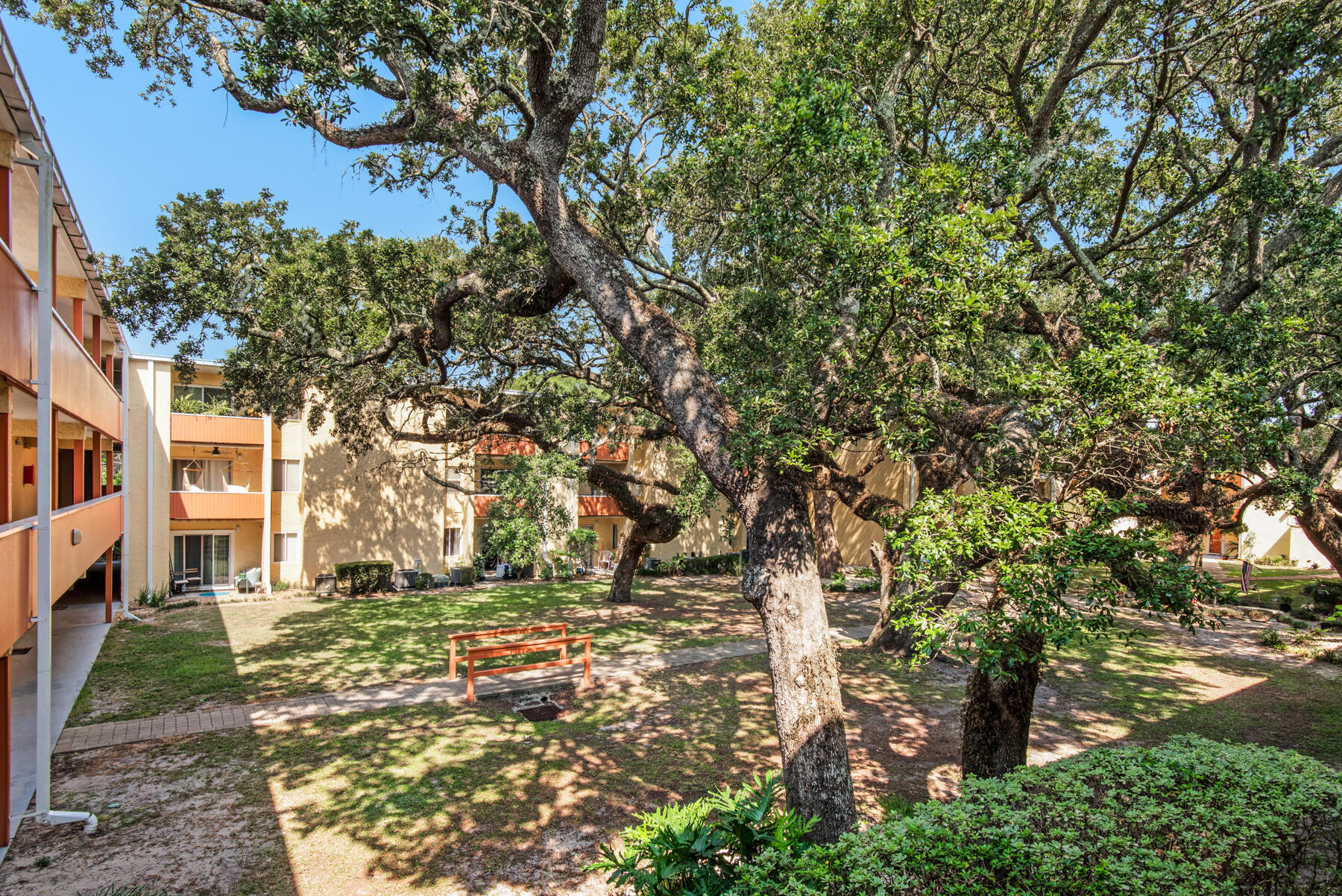 CEDARS CONDO - Residential