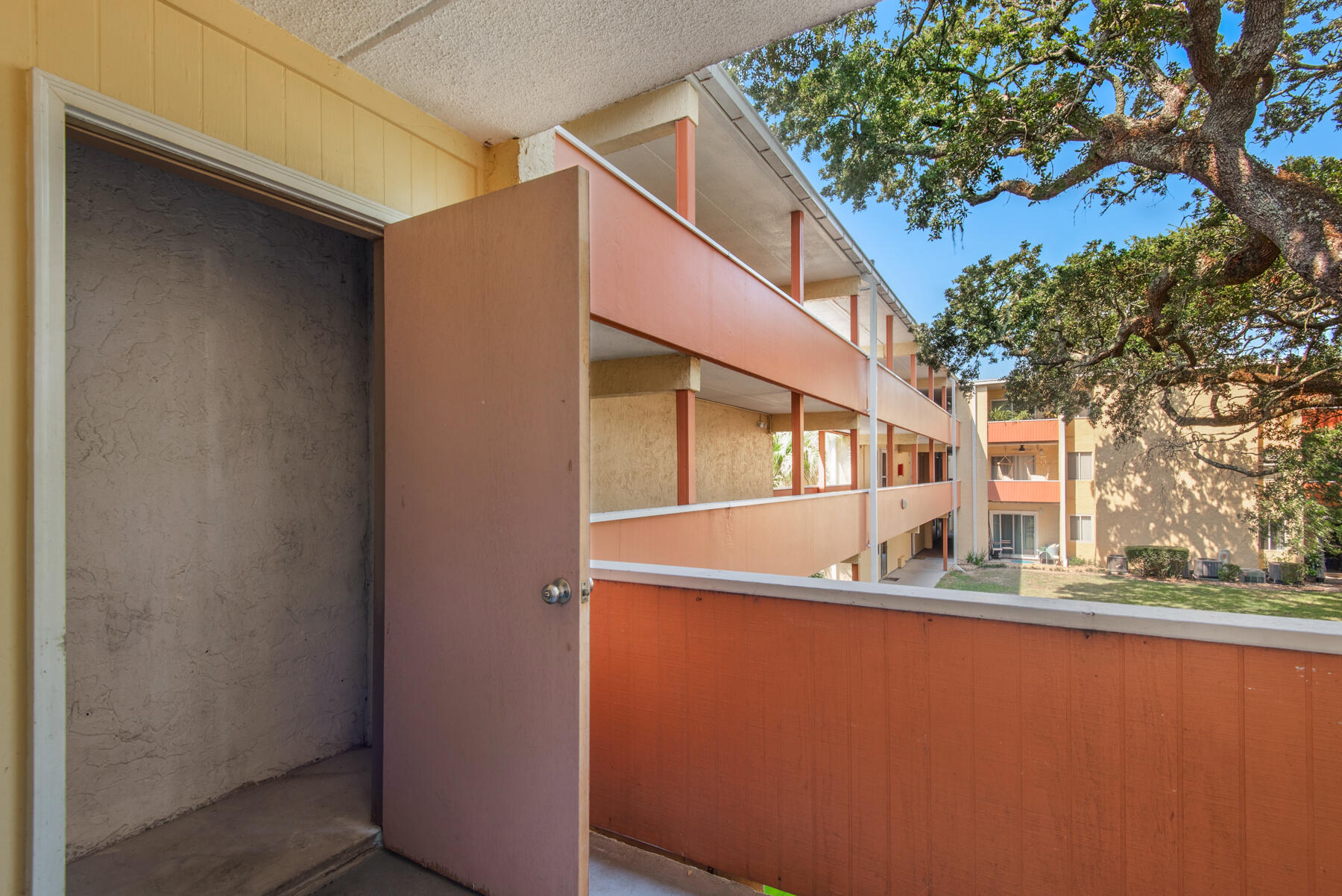 CEDARS CONDO - Residential