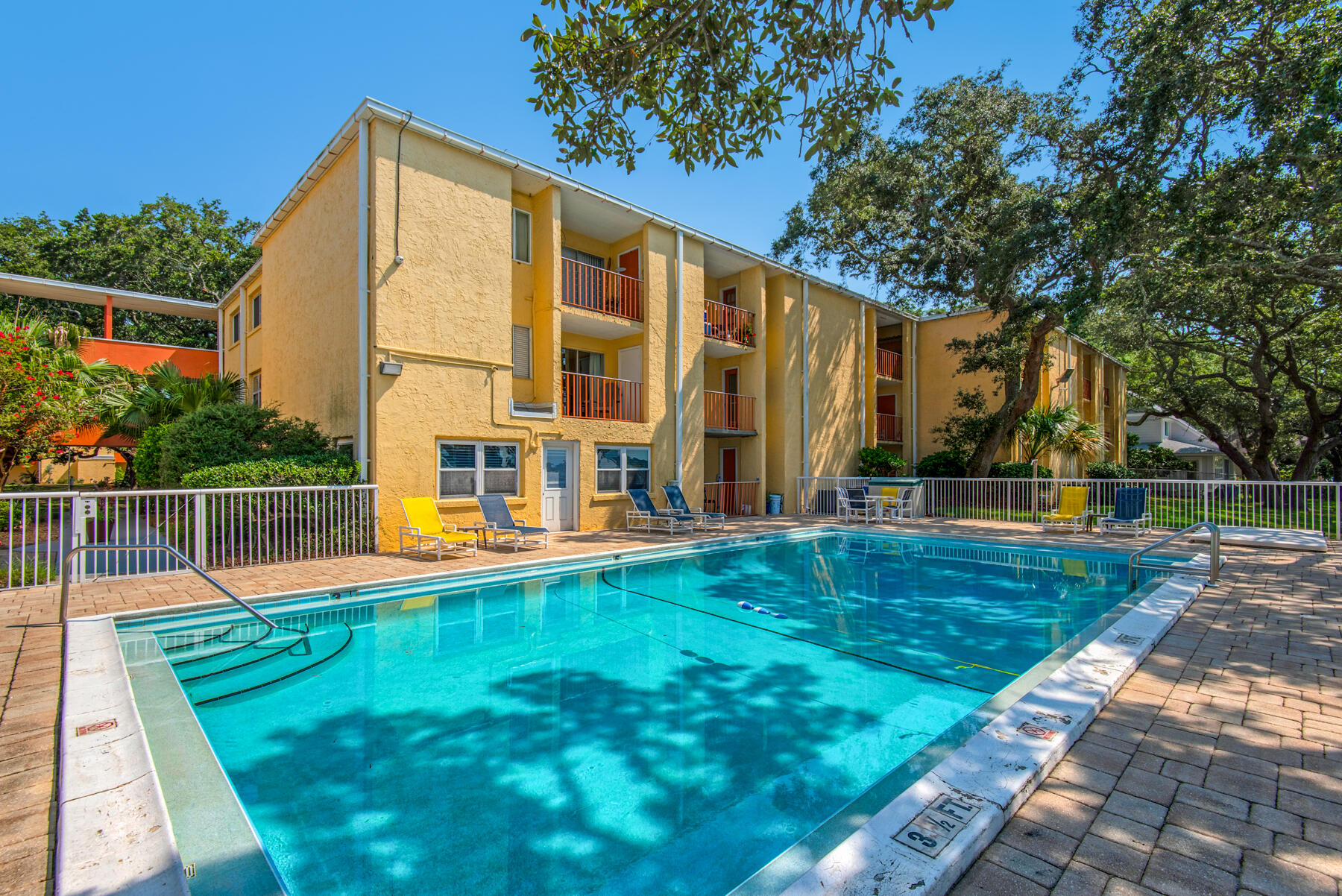 CEDARS CONDO - Residential