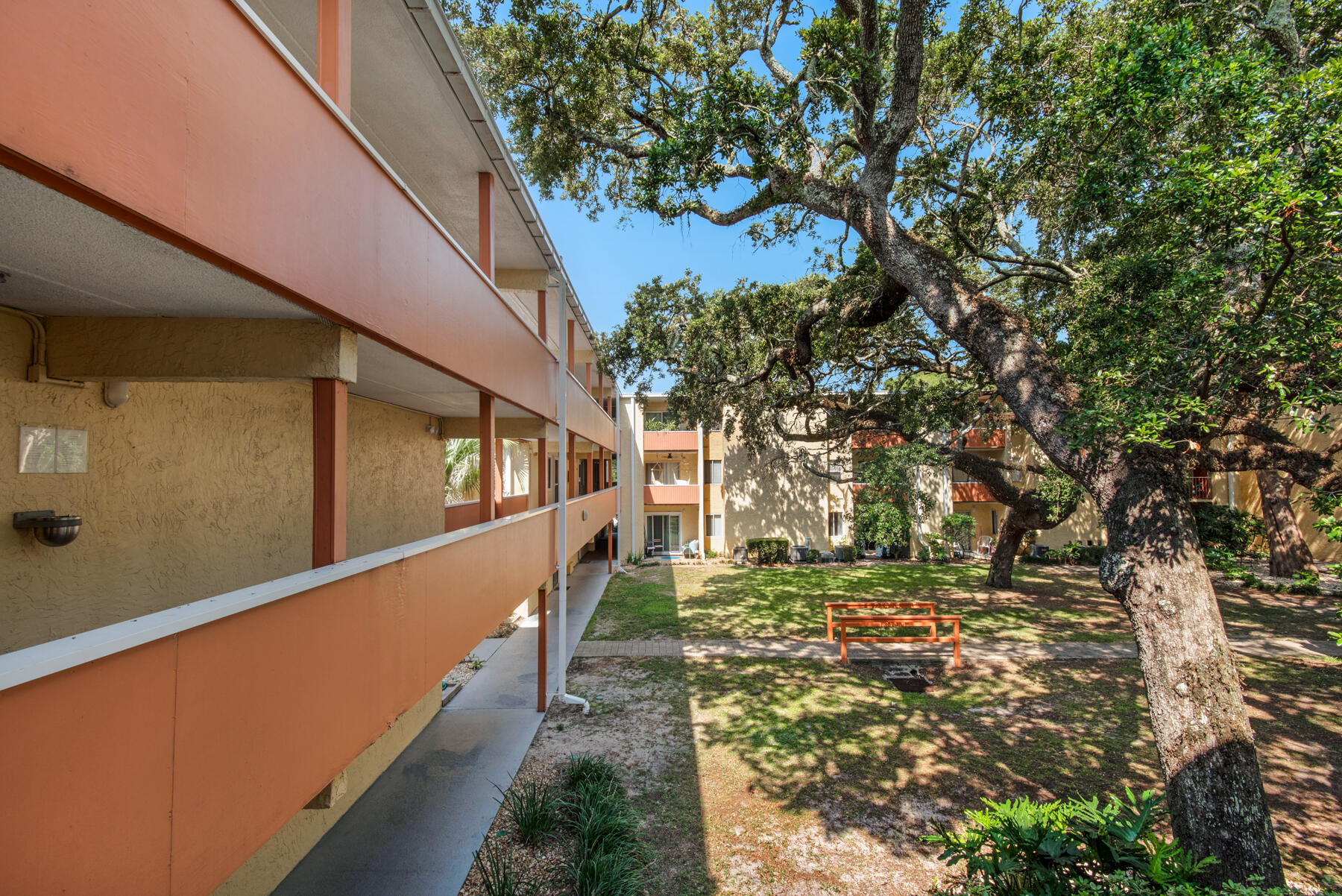 CEDARS CONDO - Residential