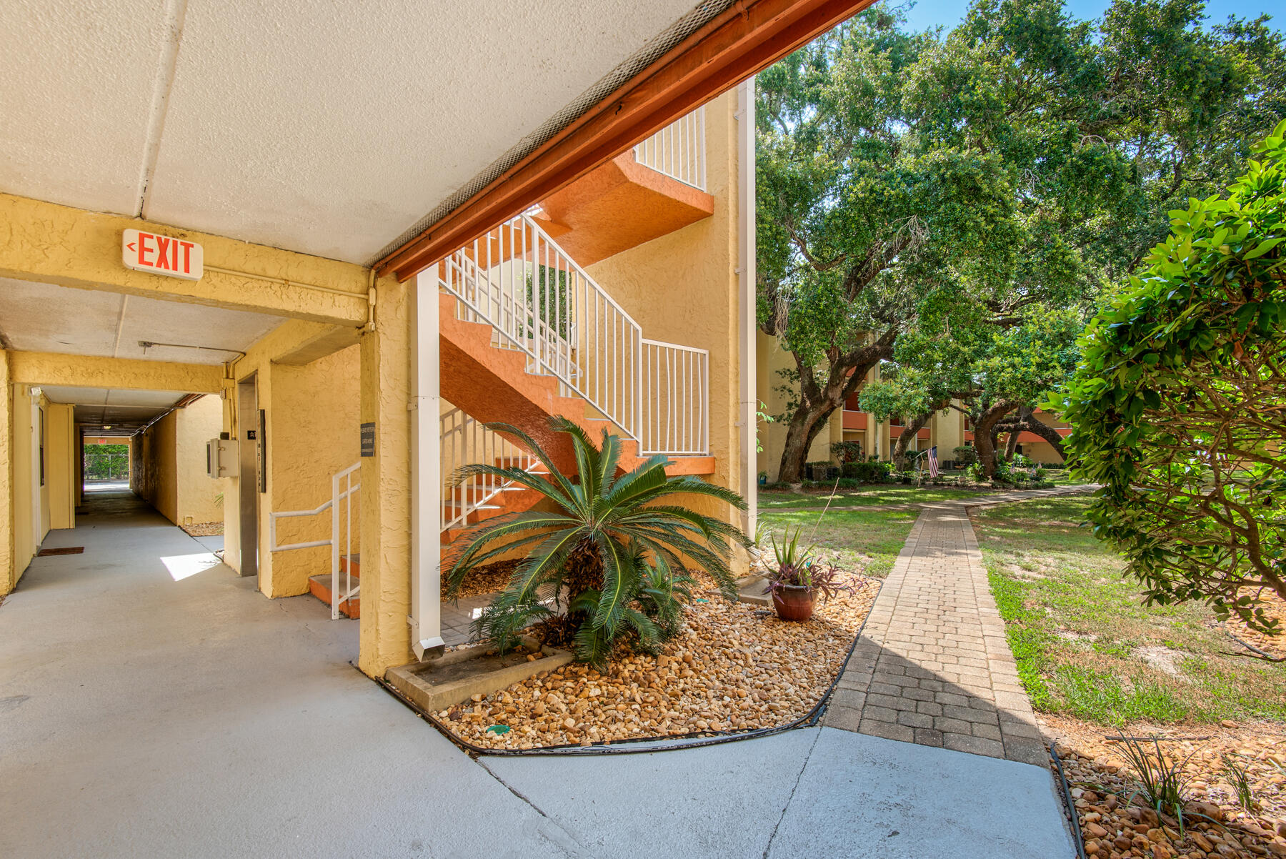 CEDARS CONDO - Residential