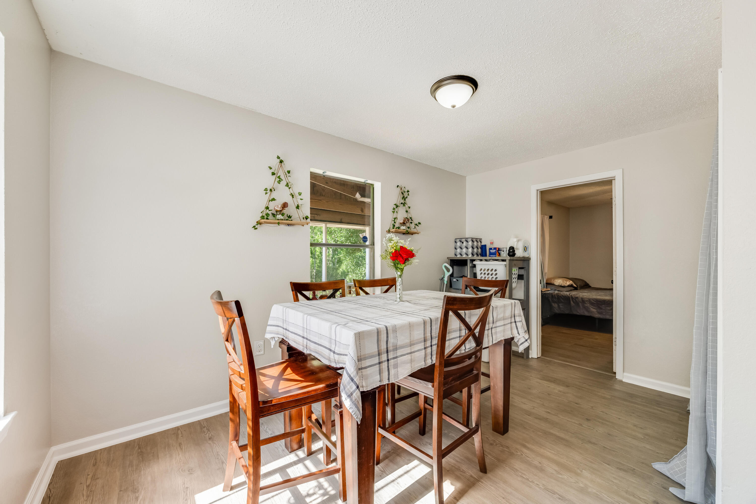 EDNEYS WEST HILL LOT 5 BLK 2 - Residential
