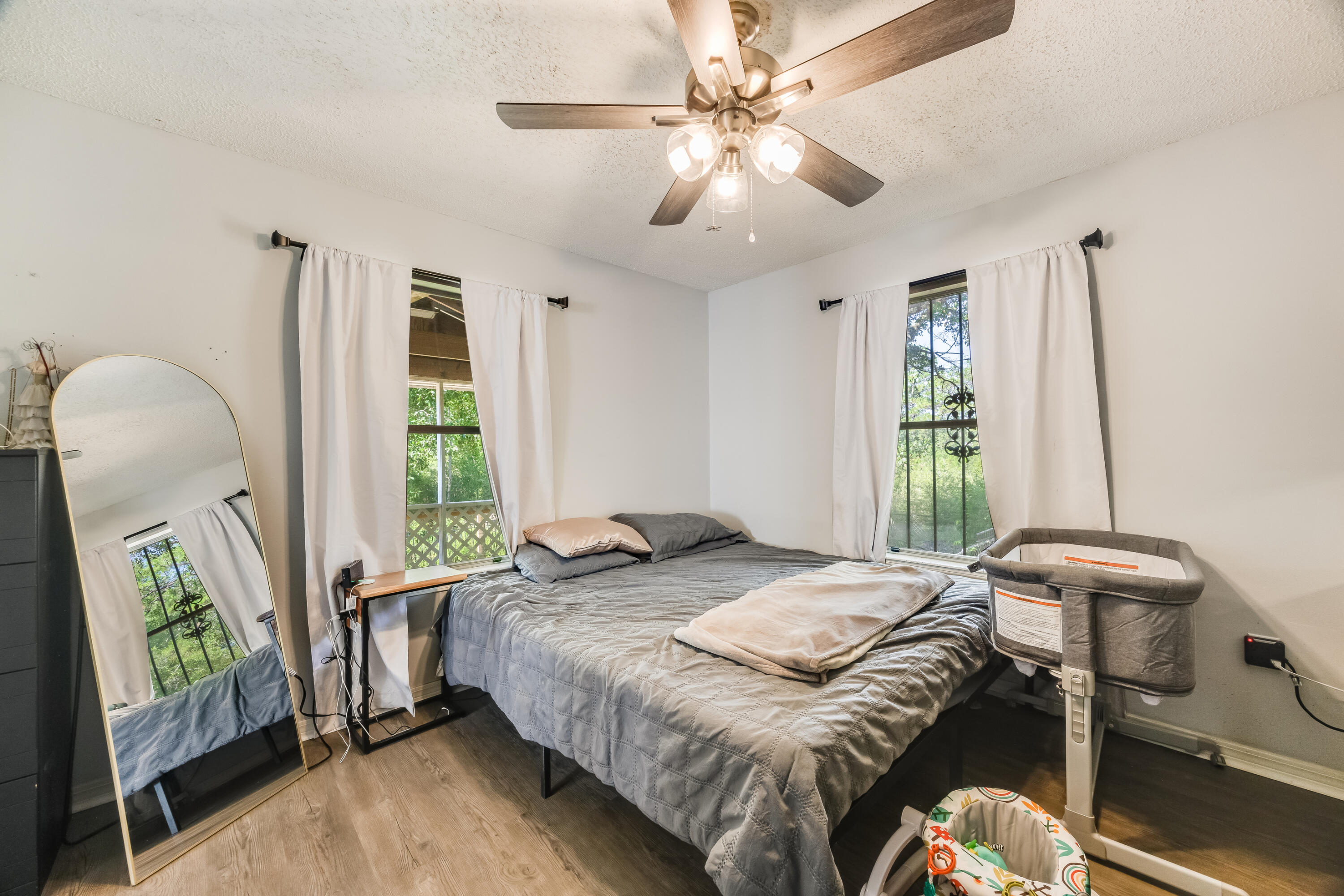 EDNEYS WEST HILL LOT 5 BLK 2 - Residential
