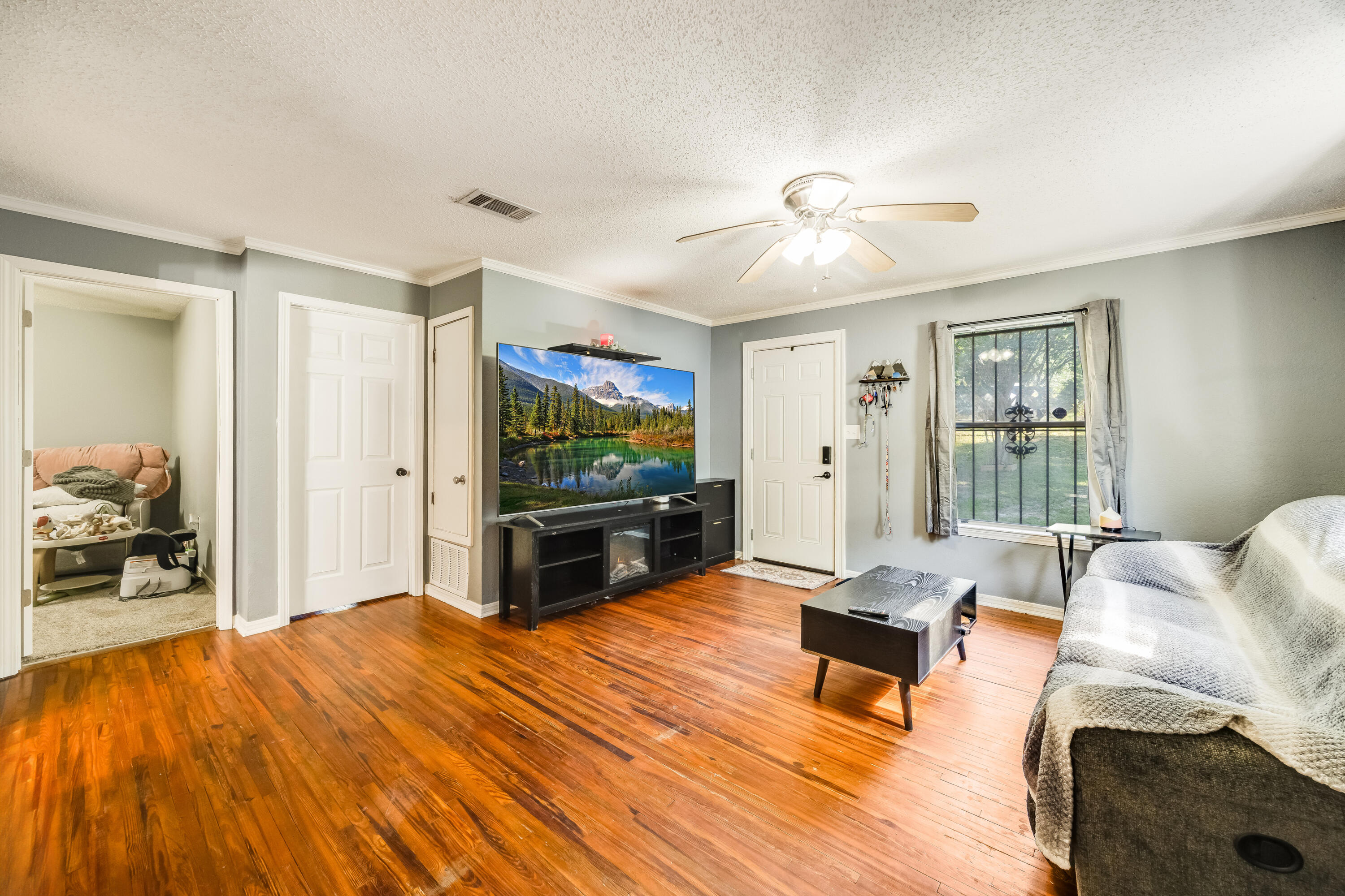 EDNEYS WEST HILL LOT 5 BLK 2 - Residential