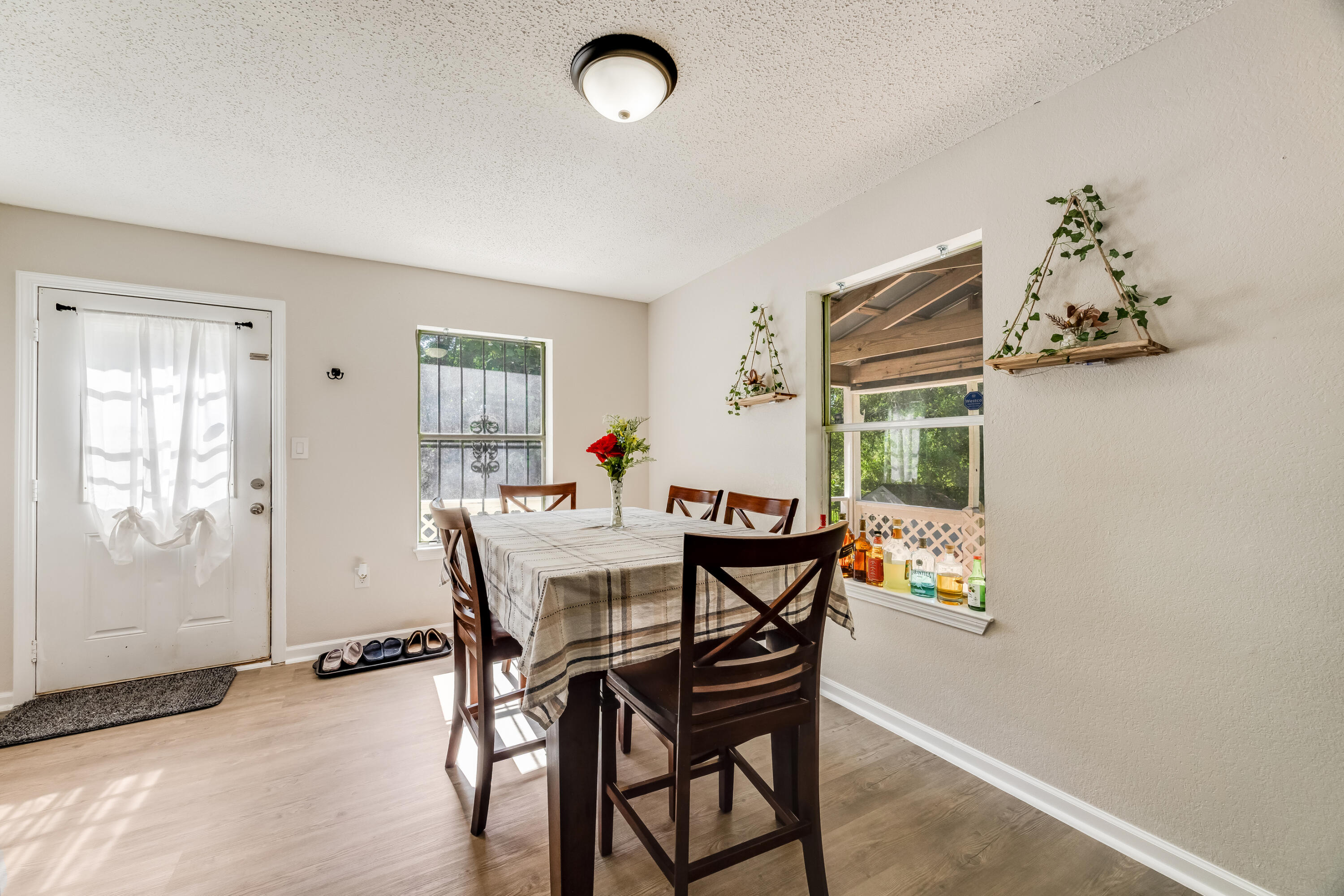 EDNEYS WEST HILL LOT 5 BLK 2 - Residential