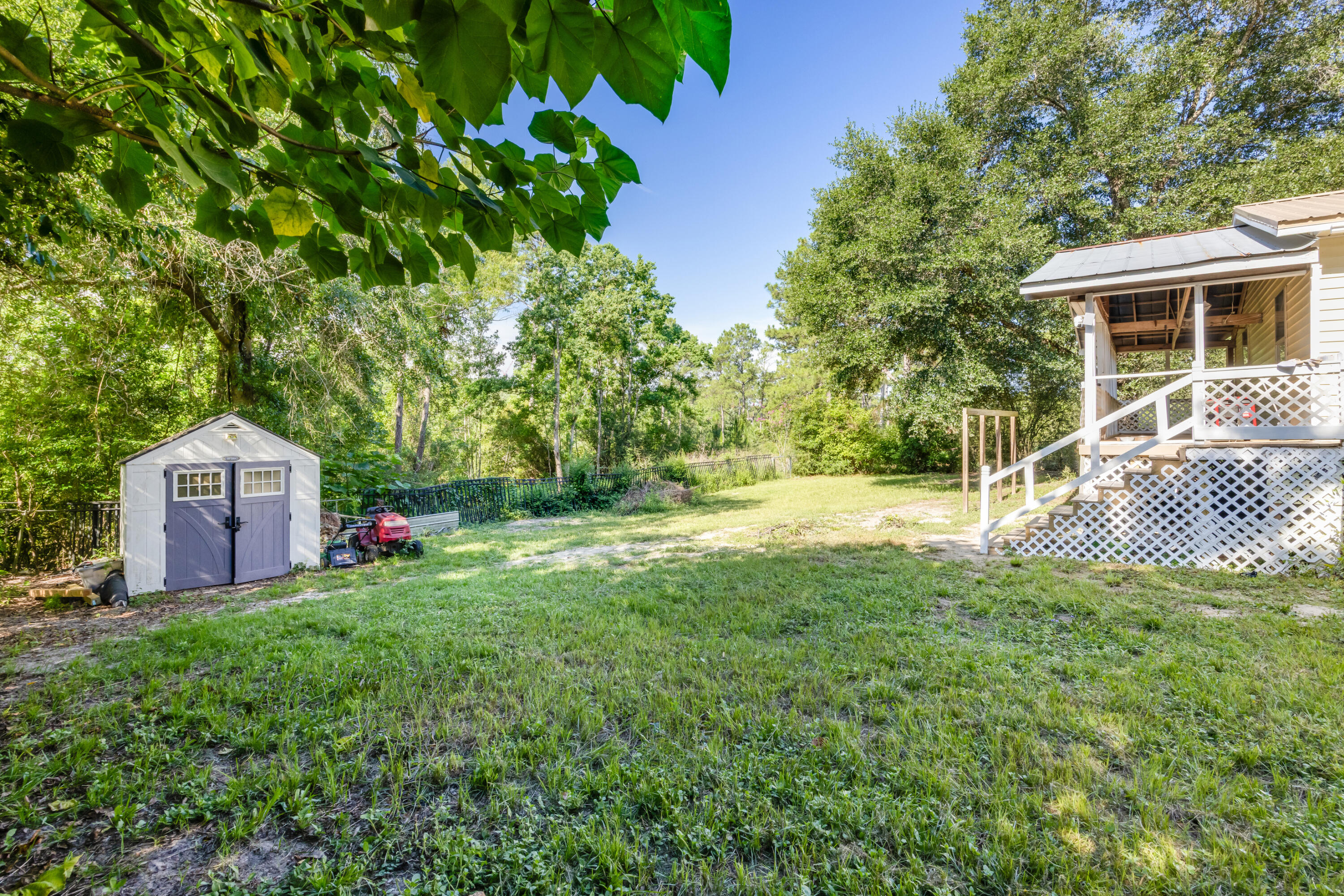 EDNEYS WEST HILL LOT 5 BLK 2 - Residential