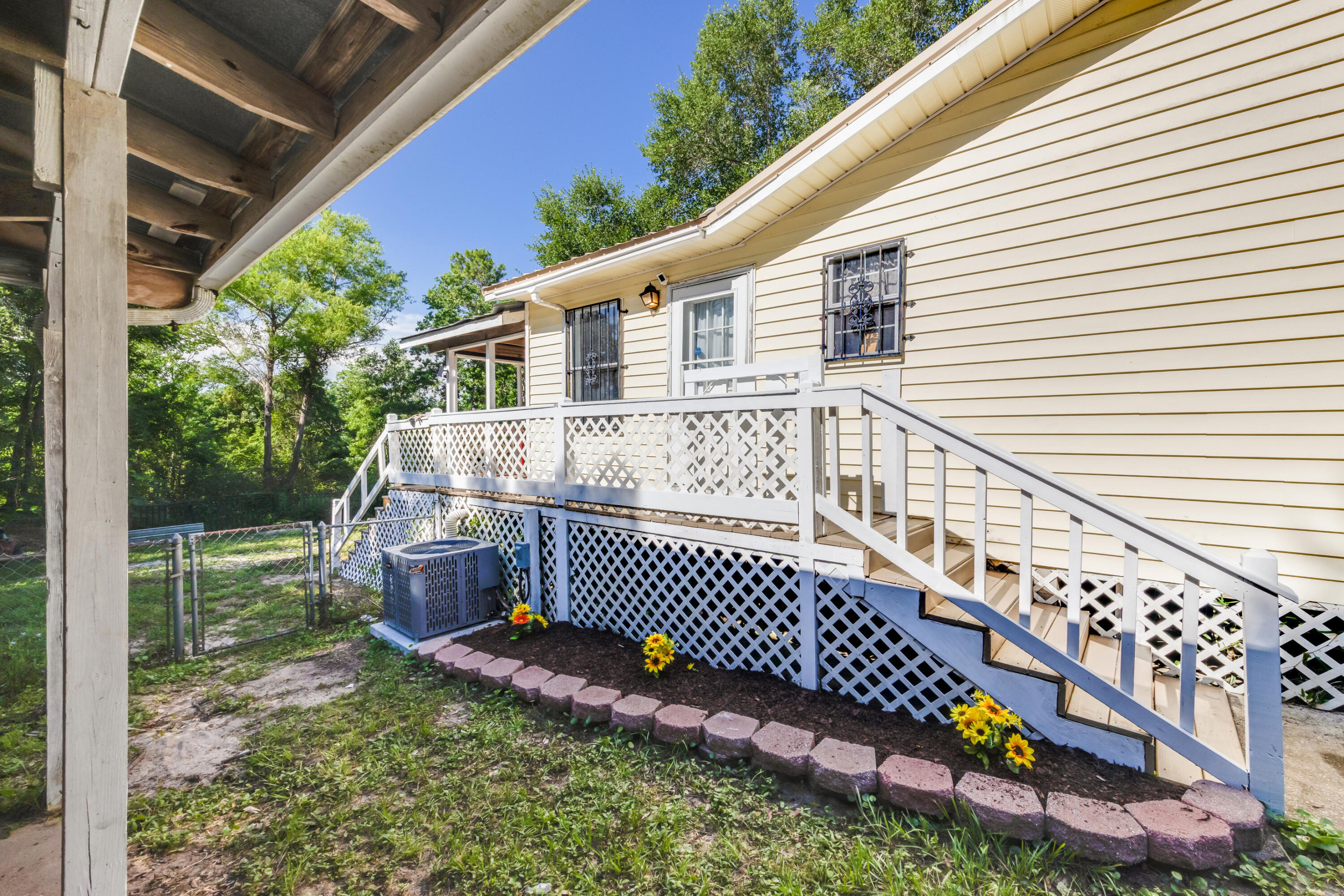 EDNEYS WEST HILL LOT 5 BLK 2 - Residential