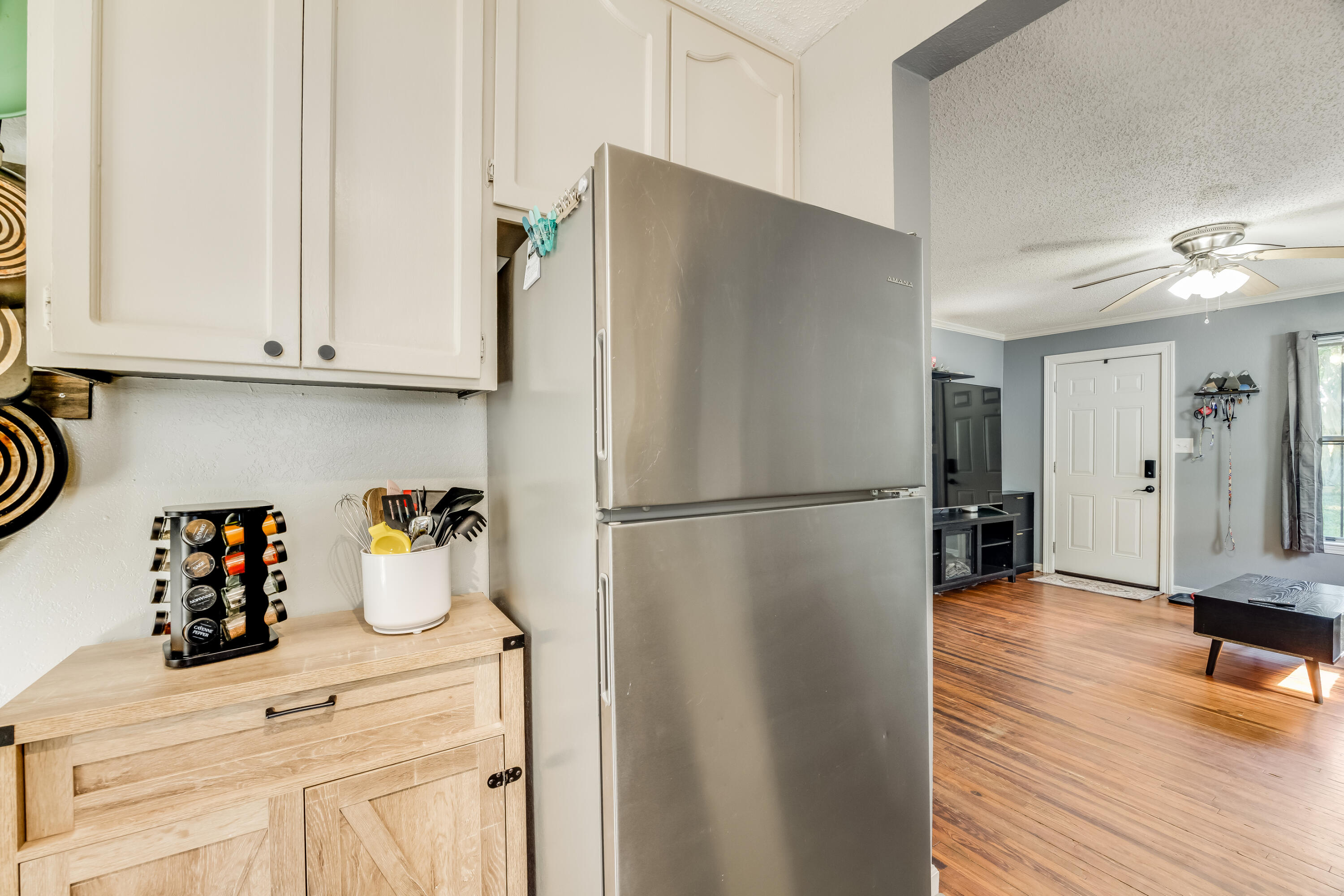 EDNEYS WEST HILL LOT 5 BLK 2 - Residential