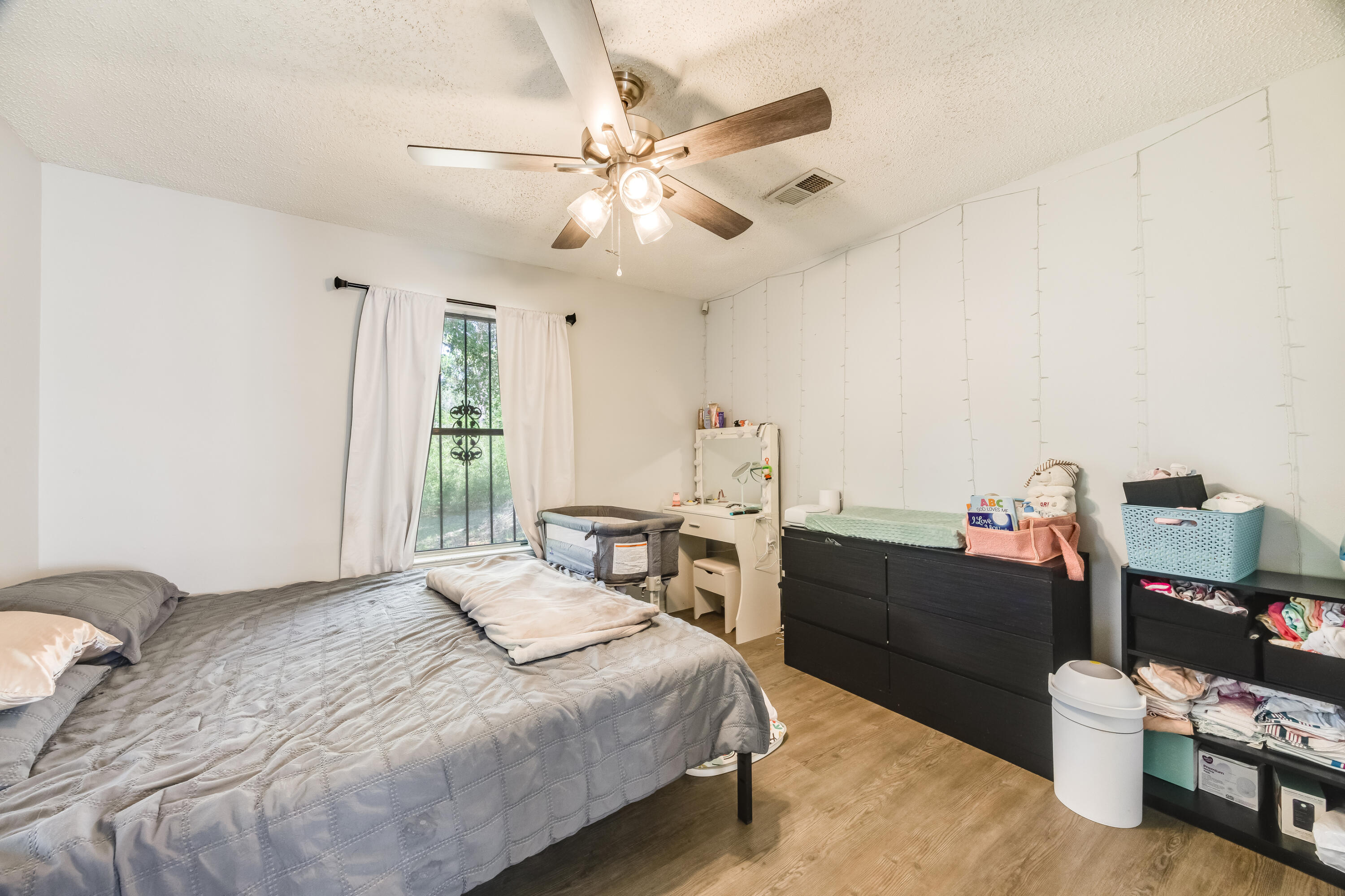 EDNEYS WEST HILL LOT 5 BLK 2 - Residential
