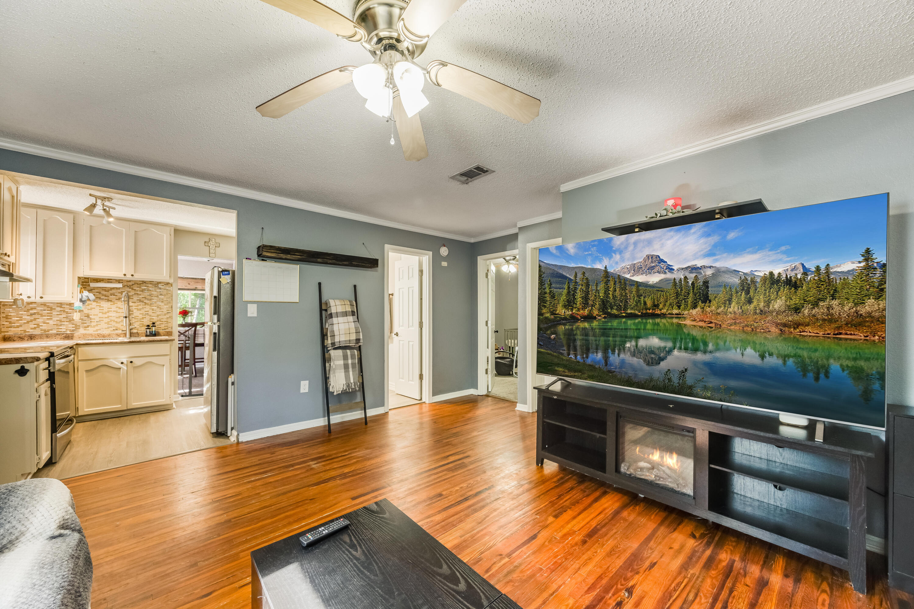 Don't miss out on this fantastic 3-bedroom 1-bathroom Florida Cottage on almost half an acre, ready for its new owners! This one has all the majors done for you including; Remodeled bathroom, kitchen, dining room, master bedroom, and closet. New flooring throughout the home, updated deck boards outside, & new dishwasher. Also, for a piece of mind the water heater is 2022, roof 2022, and hvac fall of 2023. Alot of the back yard has also been cleared. The location of this home is perfect, close to the new connector and the upcoming Pineview School K-8 being built. Solar cameras do not convey, but the ring cameras do.
