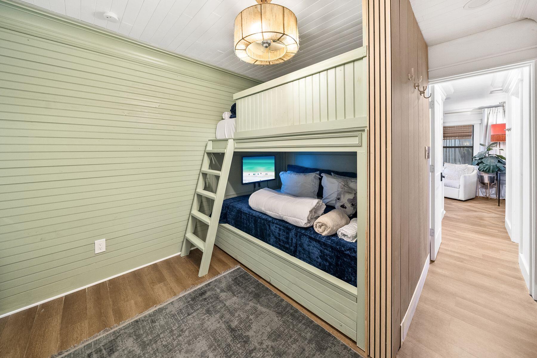 KISKA BEACH 1ST ADDN - Residential