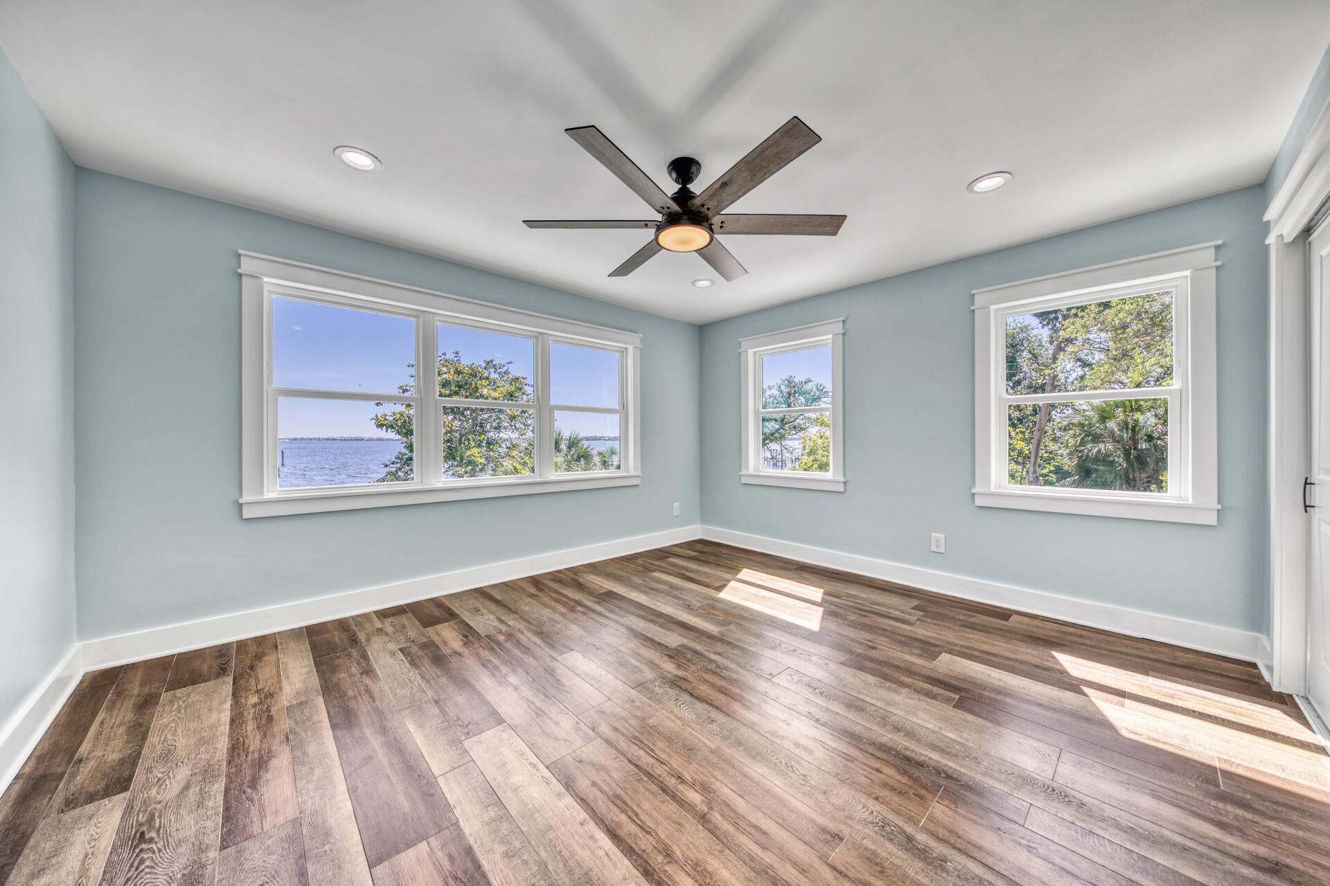 BAYVIEW HEIGHTS - Residential