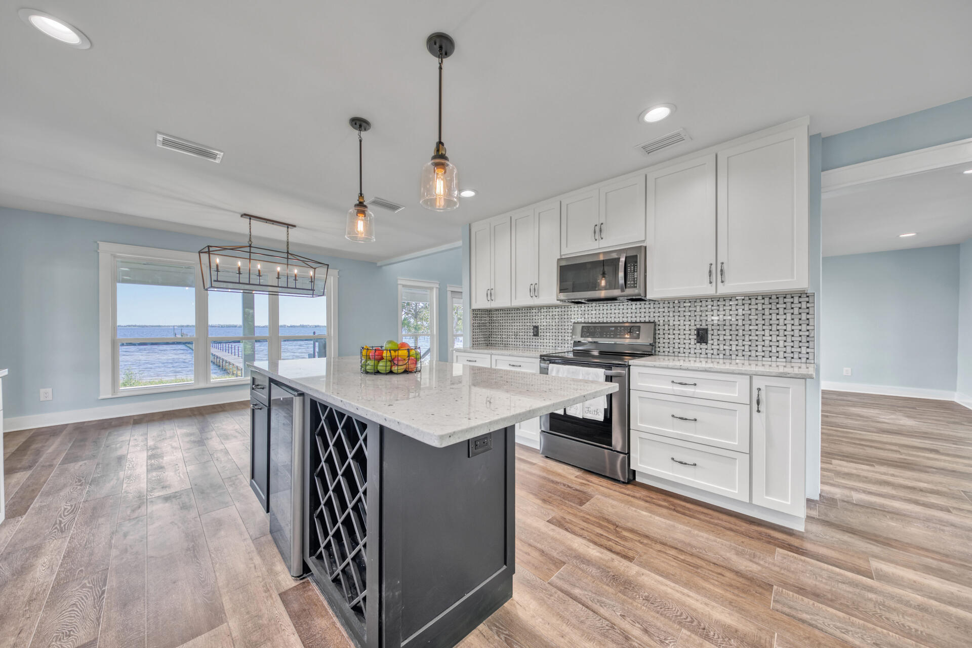 BAYVIEW HEIGHTS - Residential