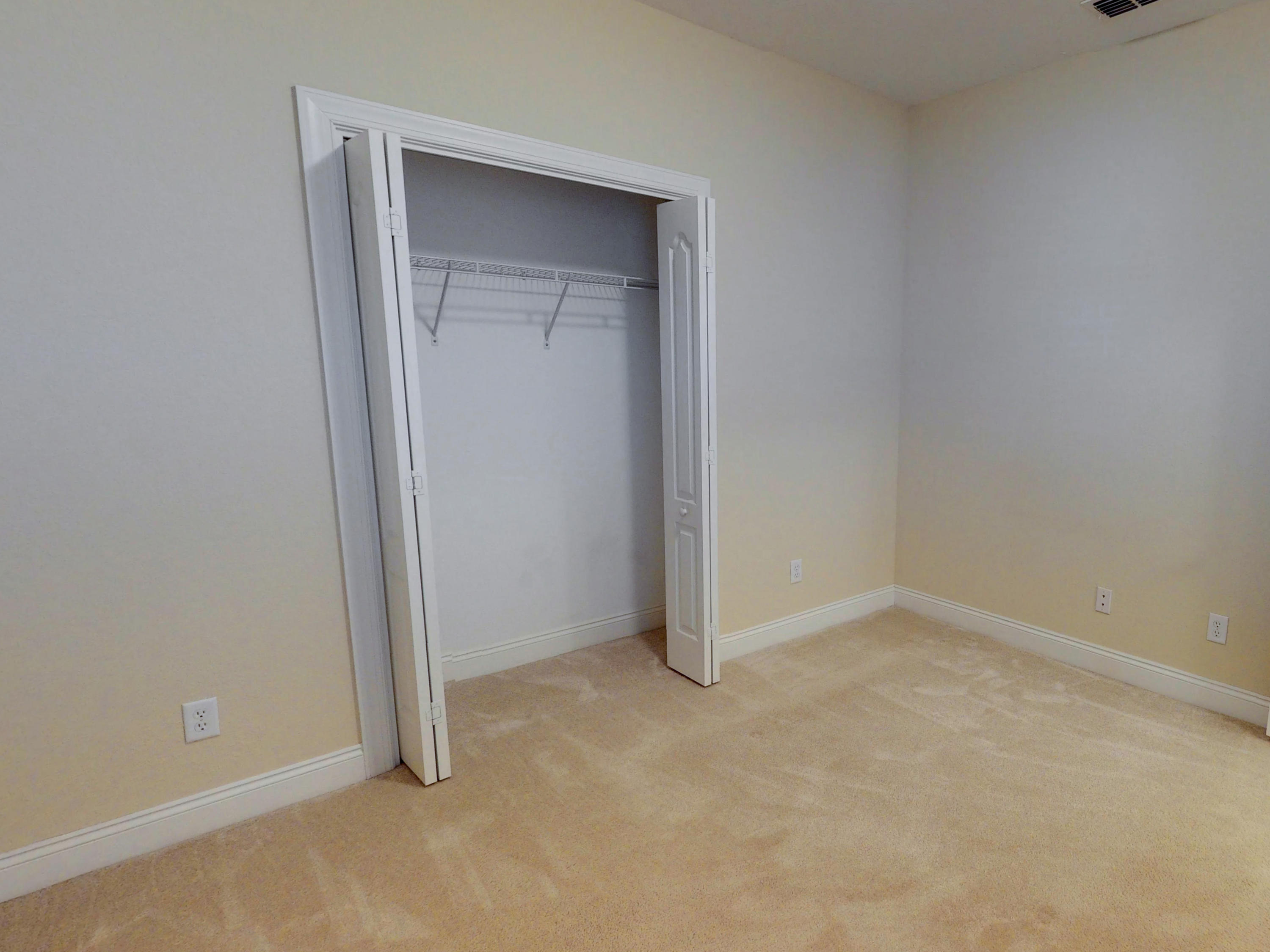 DIAMOND LAKES - Residential