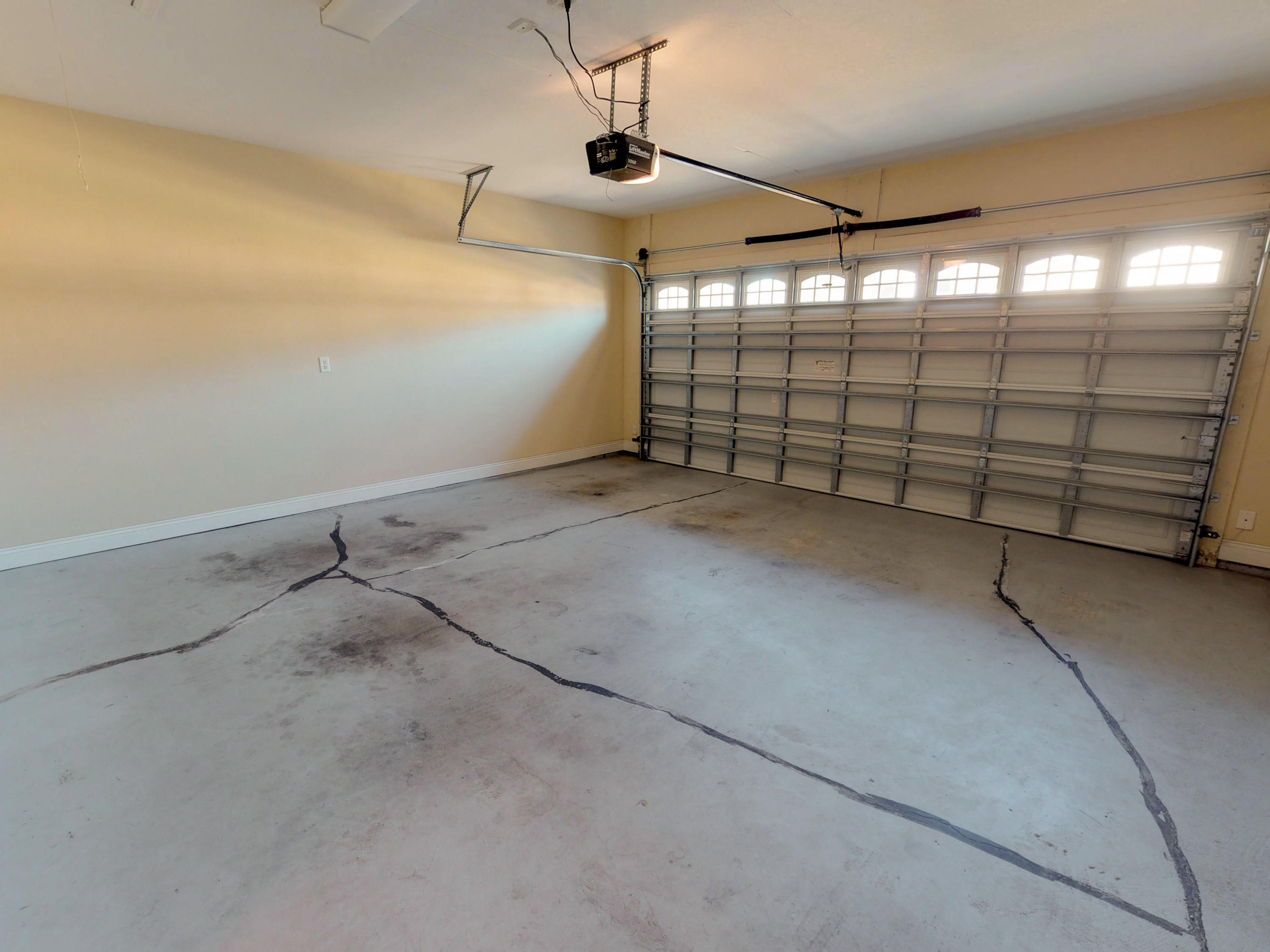 DIAMOND LAKES - Residential