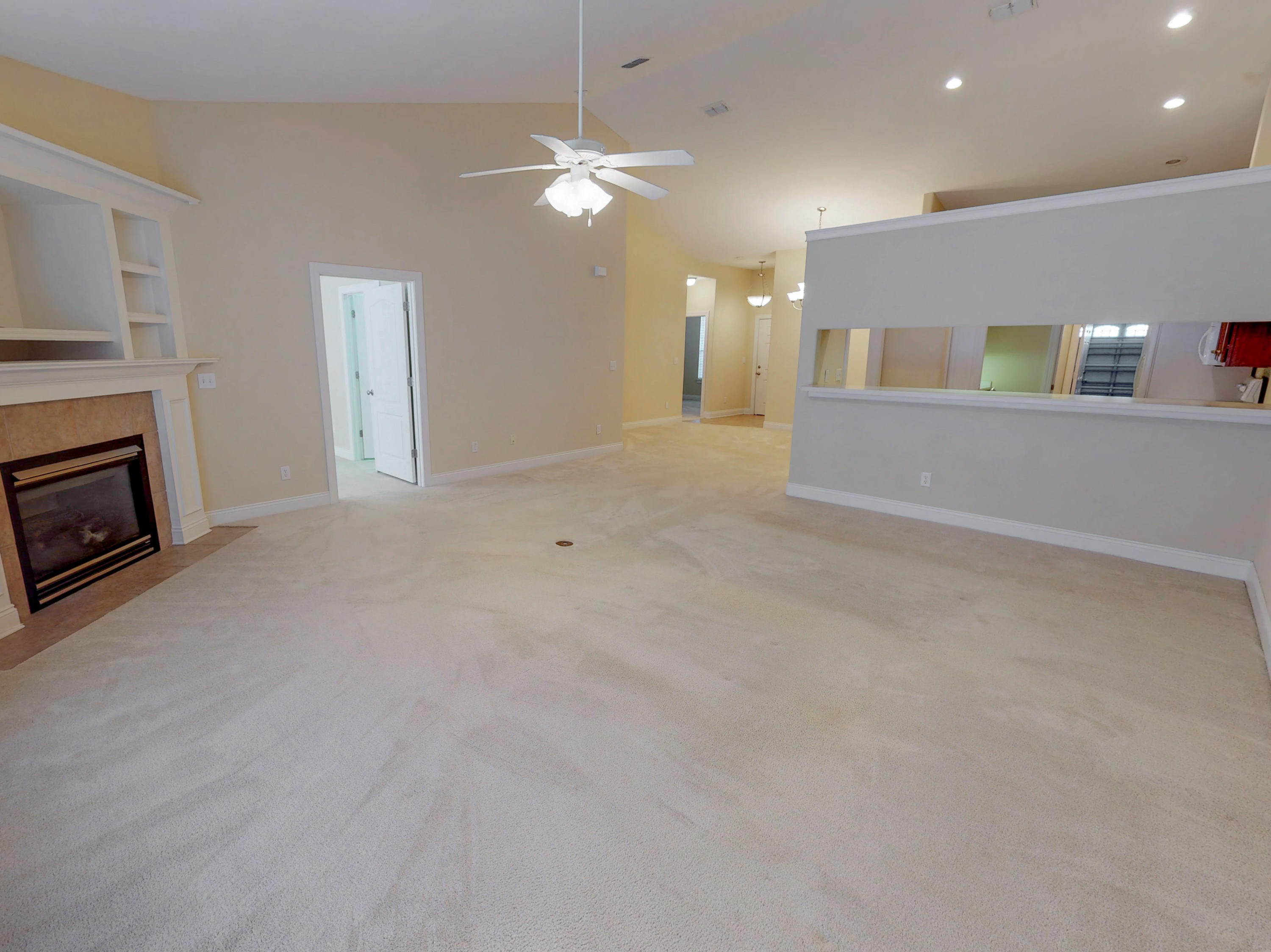 DIAMOND LAKES - Residential