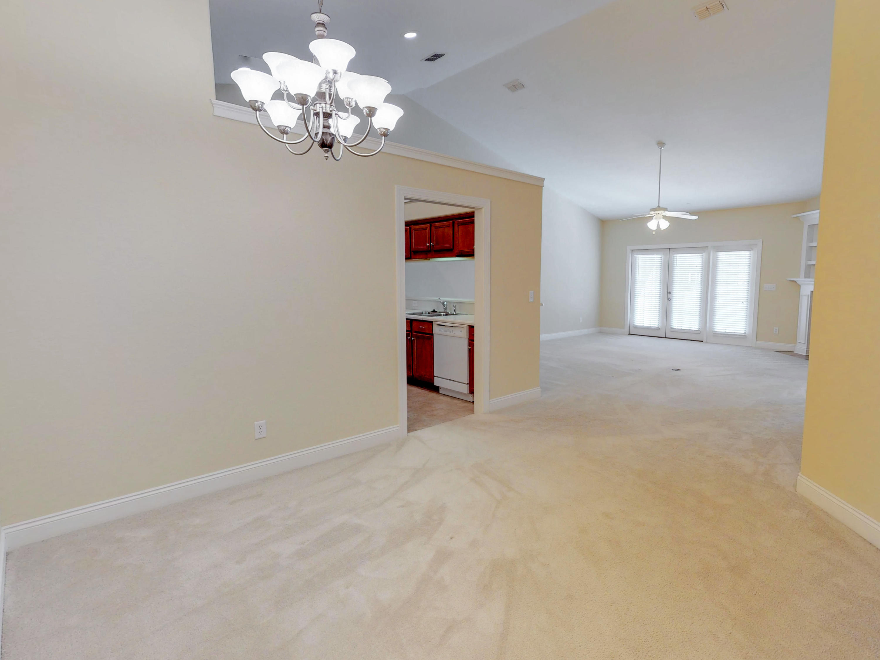 DIAMOND LAKES - Residential