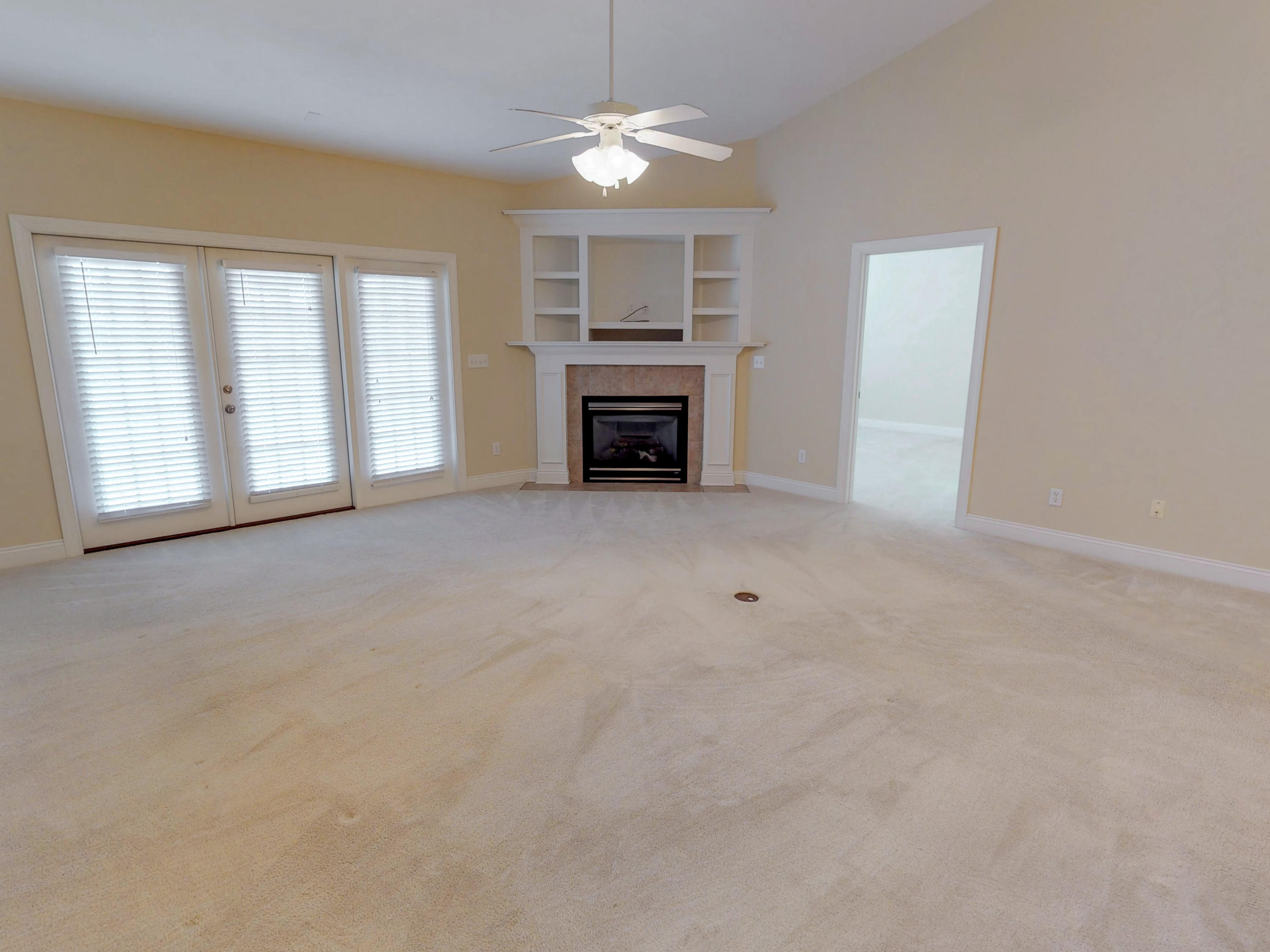 DIAMOND LAKES - Residential