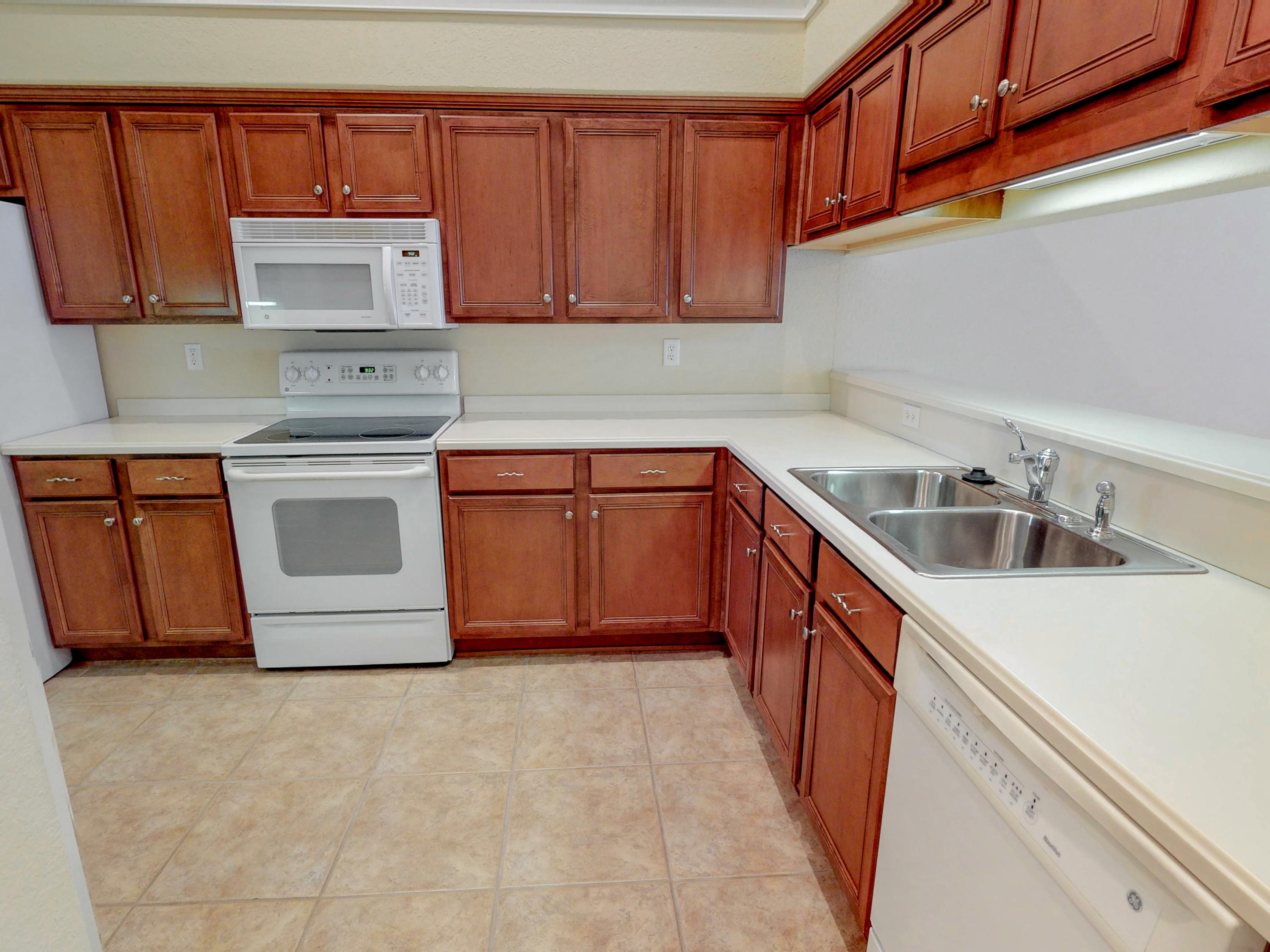 DIAMOND LAKES - Residential