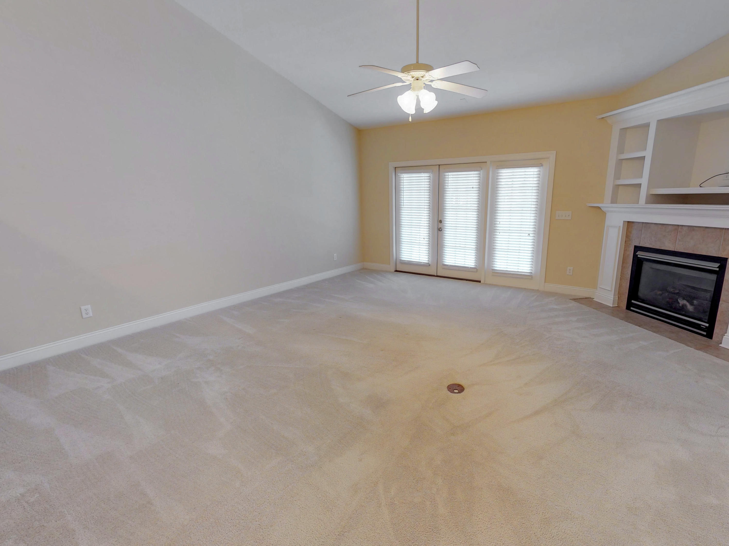 DIAMOND LAKES - Residential