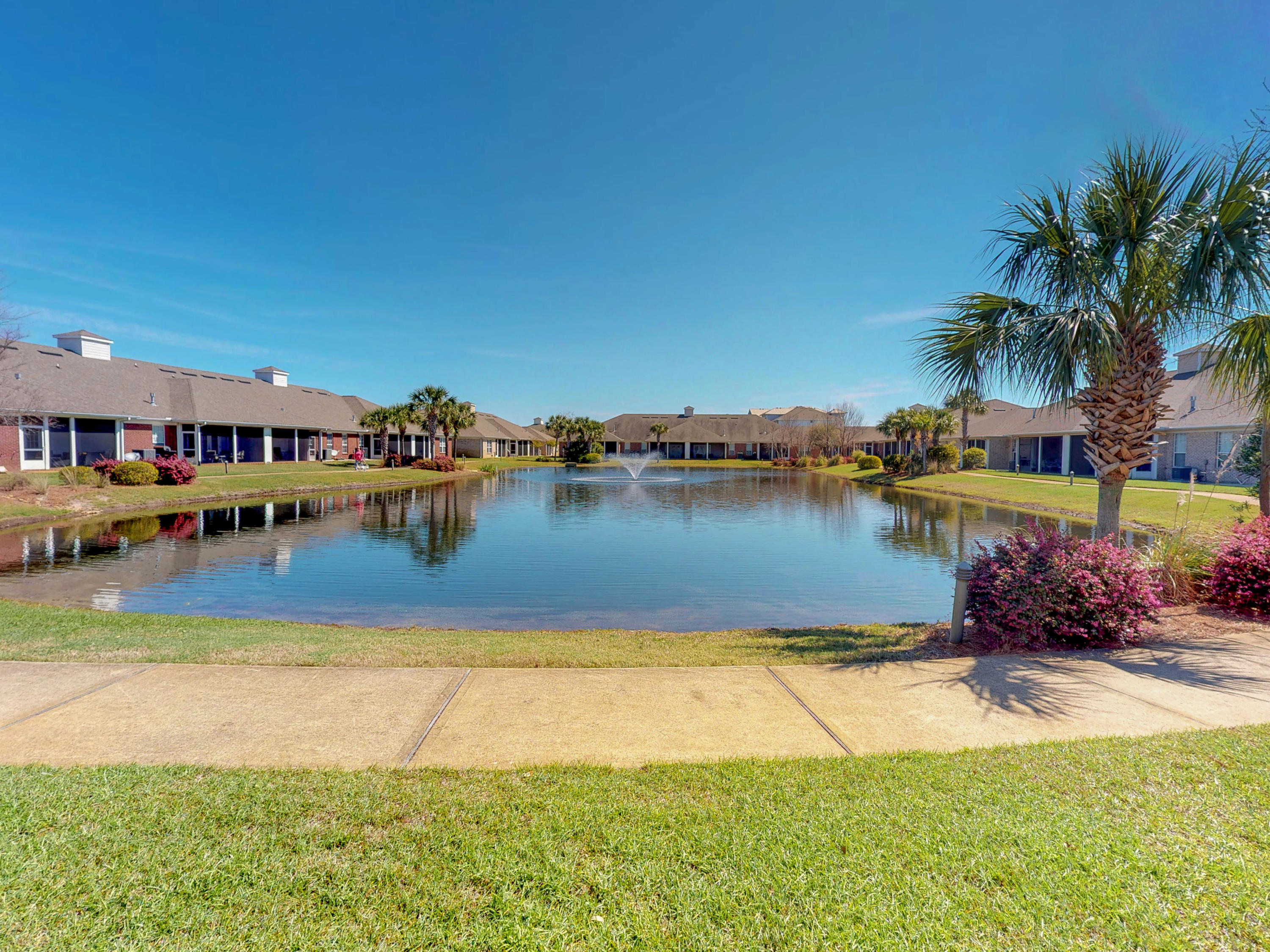 DIAMOND LAKES - Residential