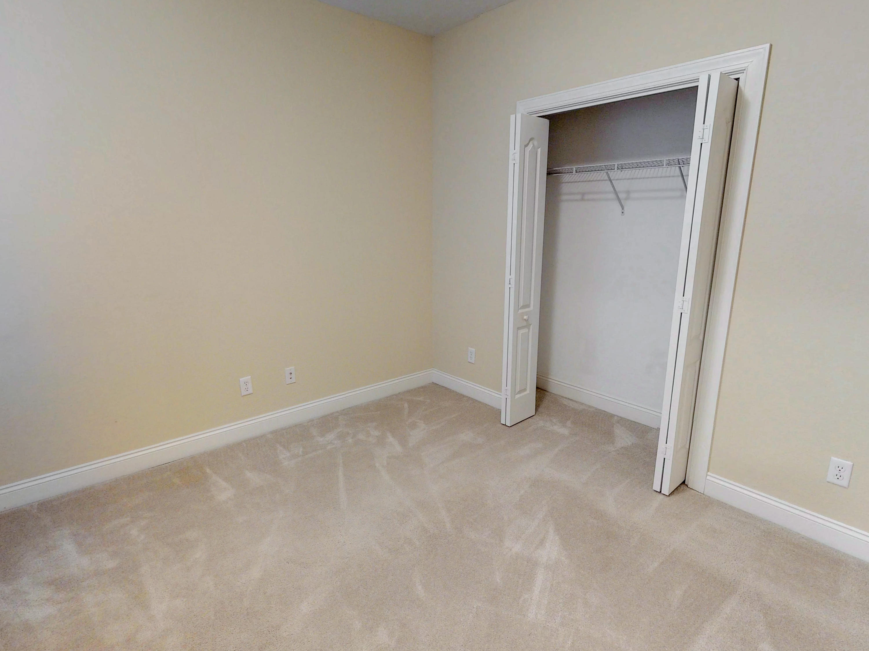 DIAMOND LAKES - Residential