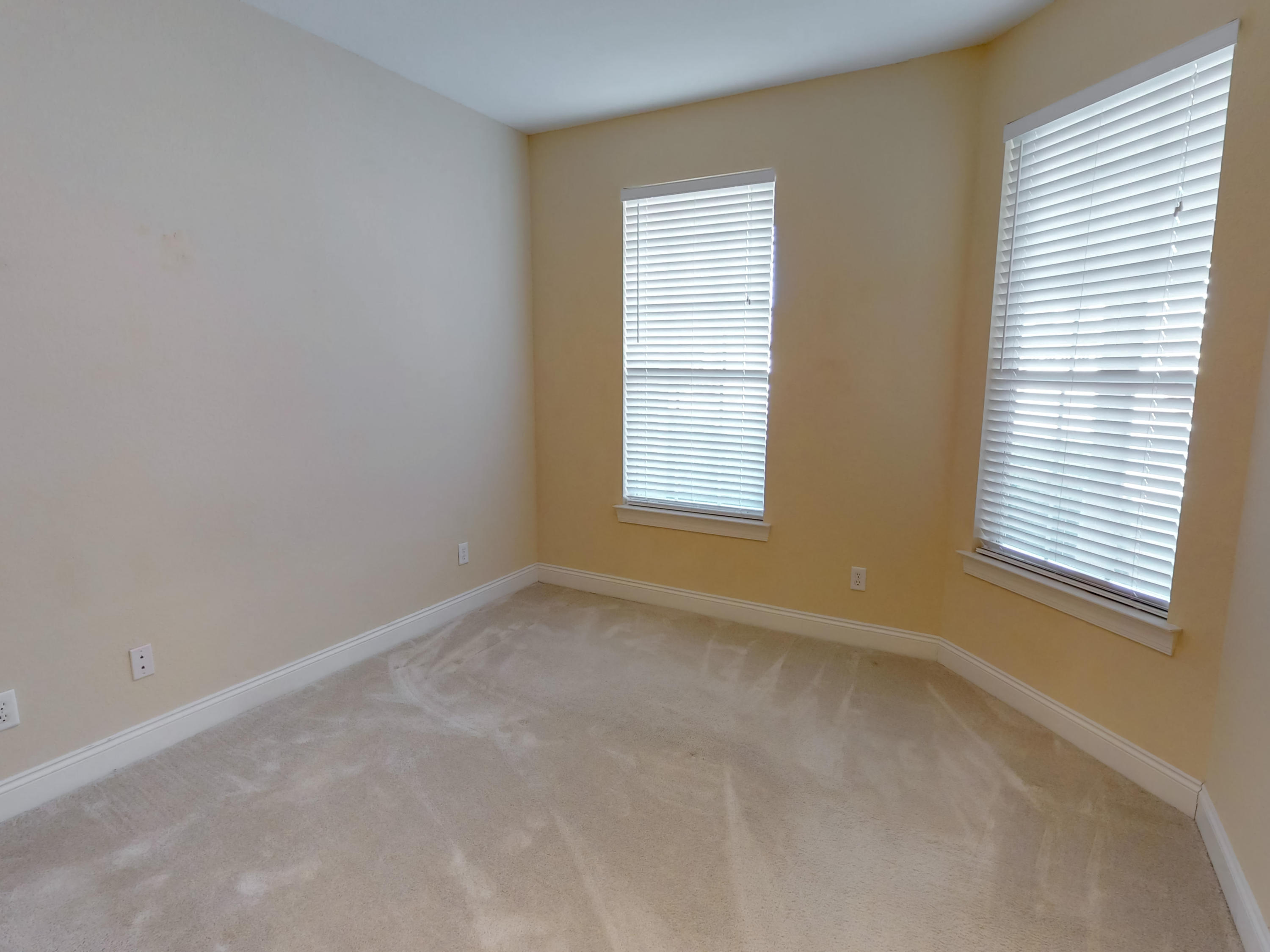 DIAMOND LAKES - Residential