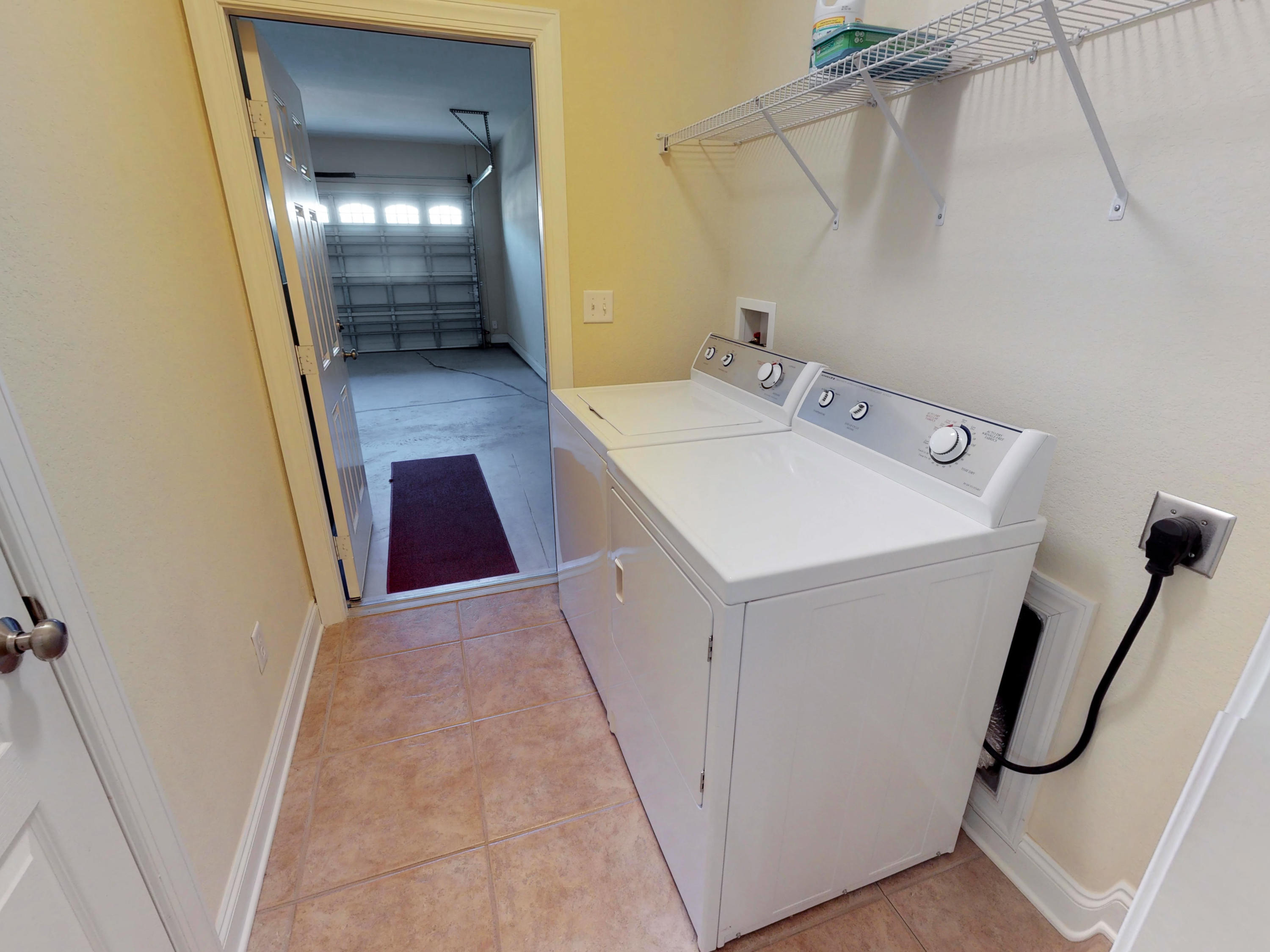 DIAMOND LAKES - Residential