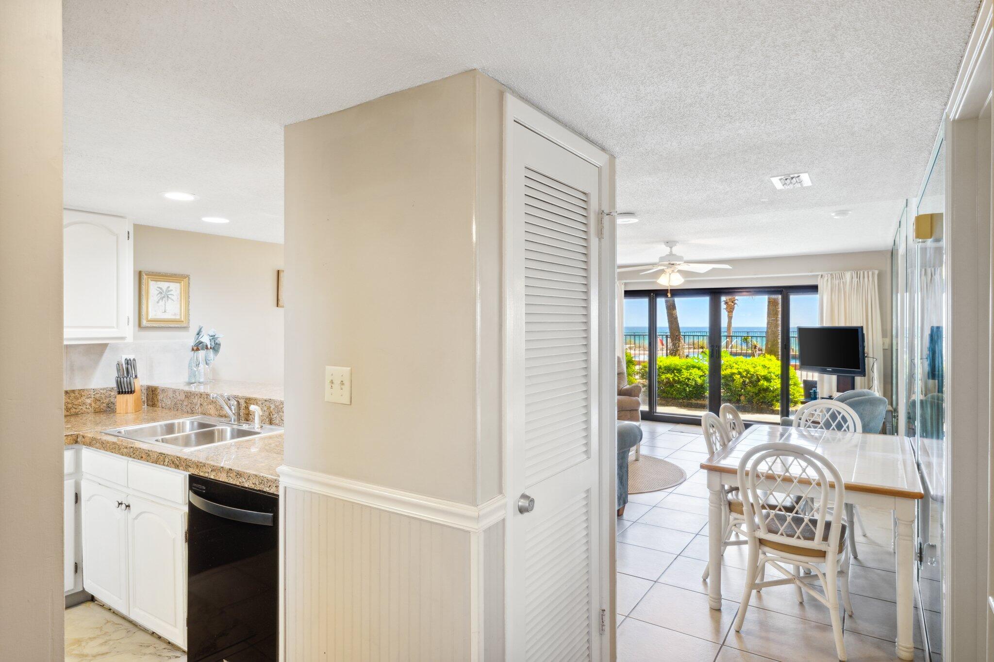 THE COMMODORE - Residential