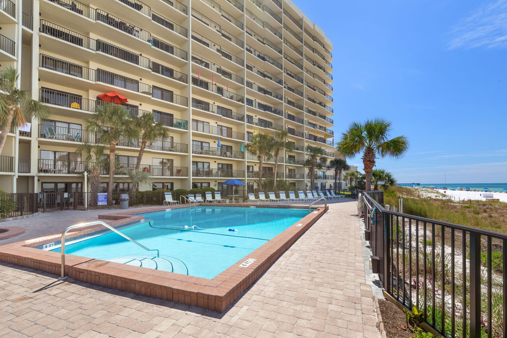 THE COMMODORE - Residential