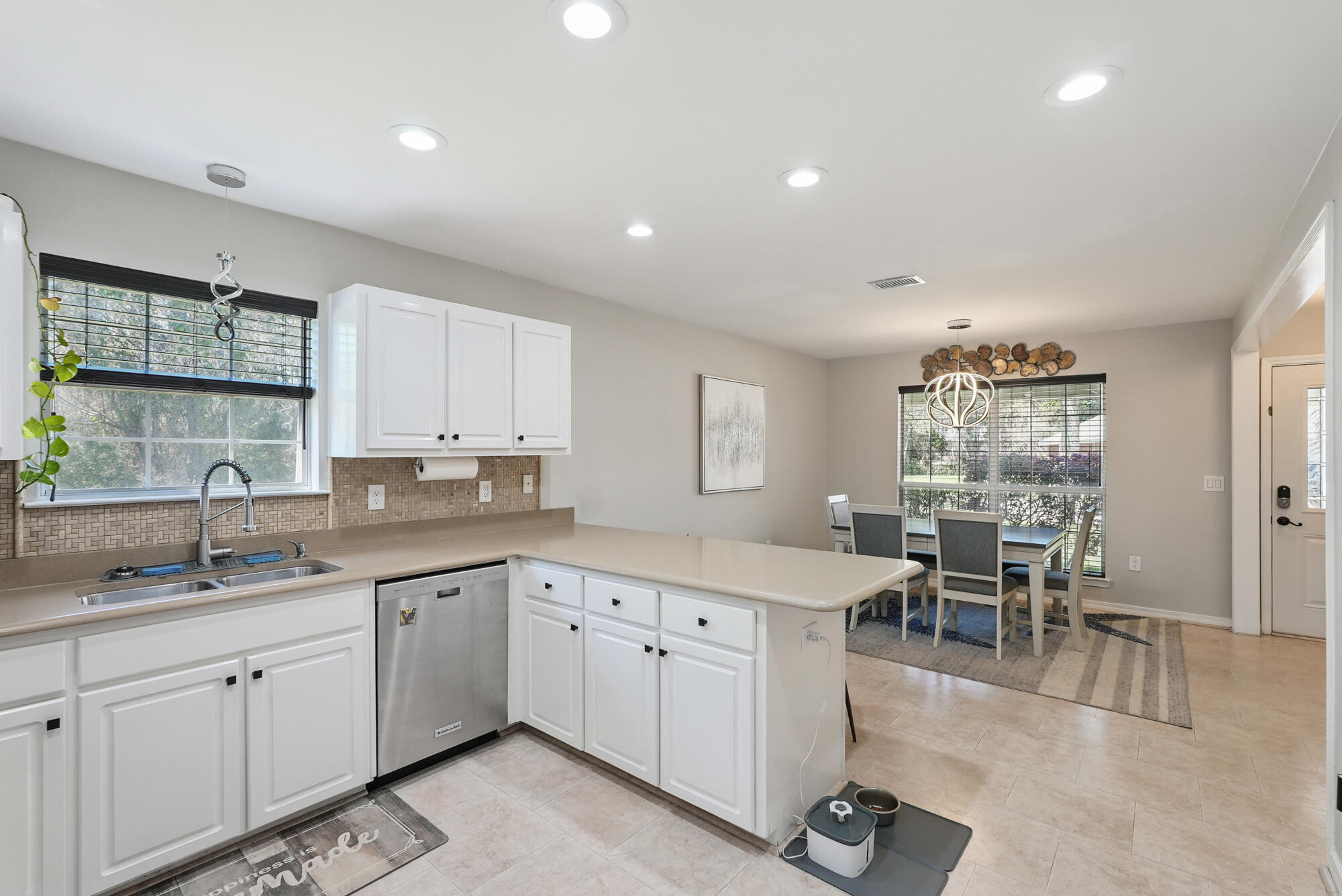 MARSH HARBOR - Residential