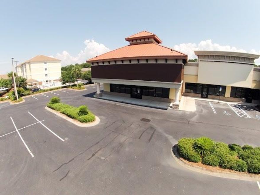 Better Hurry - ONLY 2 Units Left At This Beautiful Retail Center on Highway 98 with excellent FRONTAGE visibility. This retail center hosted the sky-rocket success of the retailer Tuskers Home Store until they grew to massive proportion and purchased two stand-alone buildings. The Village Shoppes is owned and managed by the Retail Owner of Tuskers and excited to Lease their vacated space and watch another Retailer grow! This center hosts the extremely popular restaurants, Sushimoto and the Melting Pot. Great space for a Designer, Furniture, Restaurant or Clothing Retailer. An added bonus is a great Owner/Landlord who looks forward to cheering on retailers success!Monument signage available and traffic count of 45,000 daily.