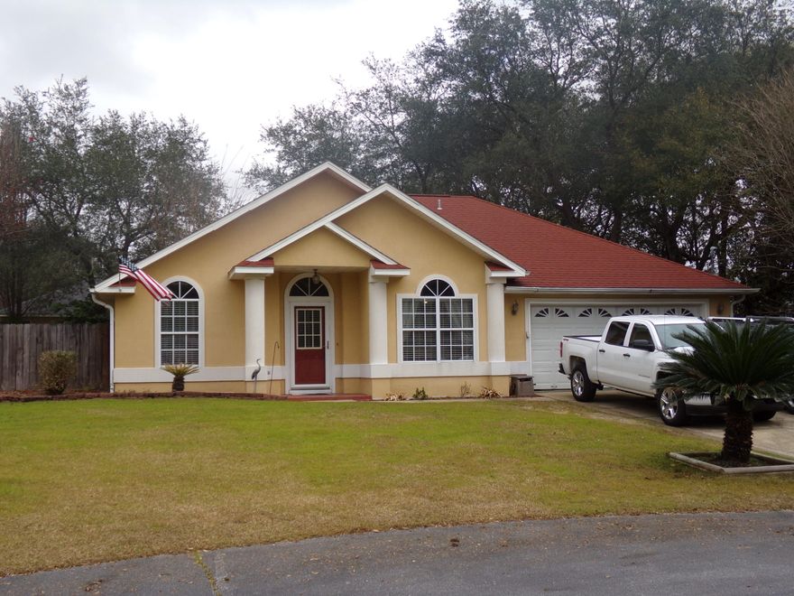 Move in ready 3 bedroom 2 bath in Pinnacle Point~ Large level lot with Gazebo, large covered deck and shop~ Open floor plan with split bedrooms~ Living room has French doors opening onto a large covered patio~ Kitchen is open with breakfast bar and dining area~ Stainless steel appliances & large pantry with plenty of cabinet & counter space~ Master bedroom has tile flooring as well as master bath~ Garage has shelving~