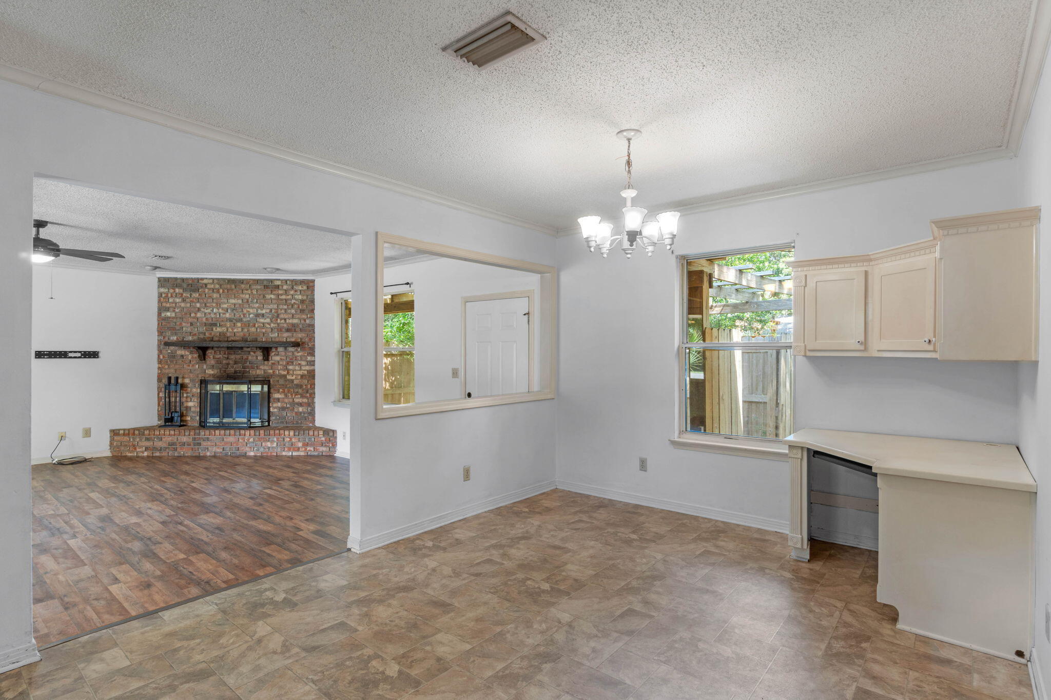 OAKCREST 1ST ADDN - Residential