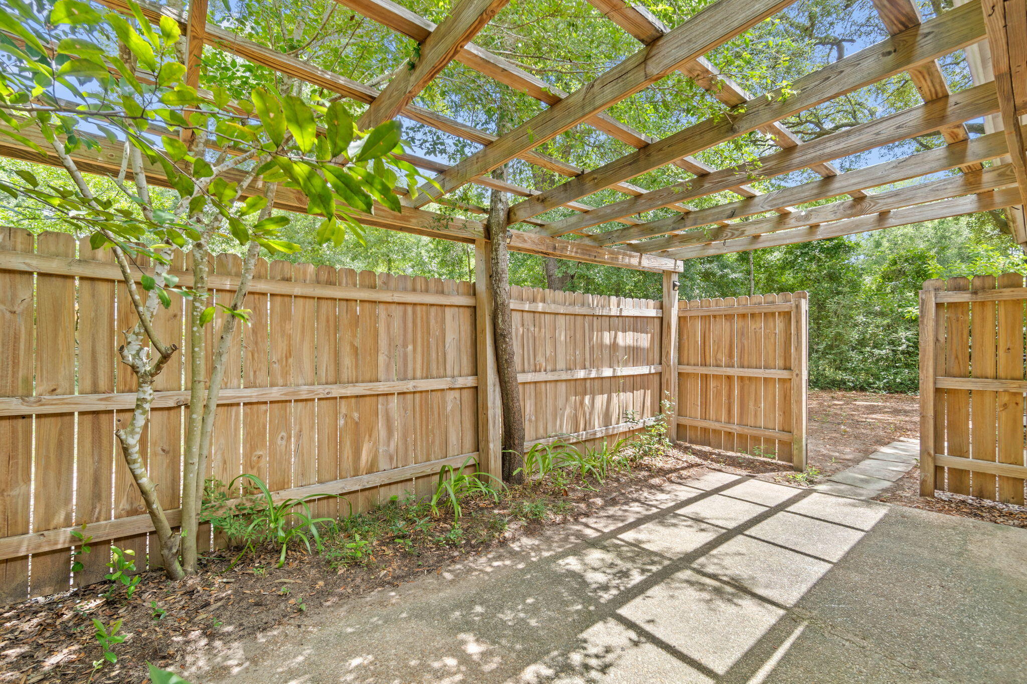 OAKCREST 1ST ADDN - Residential