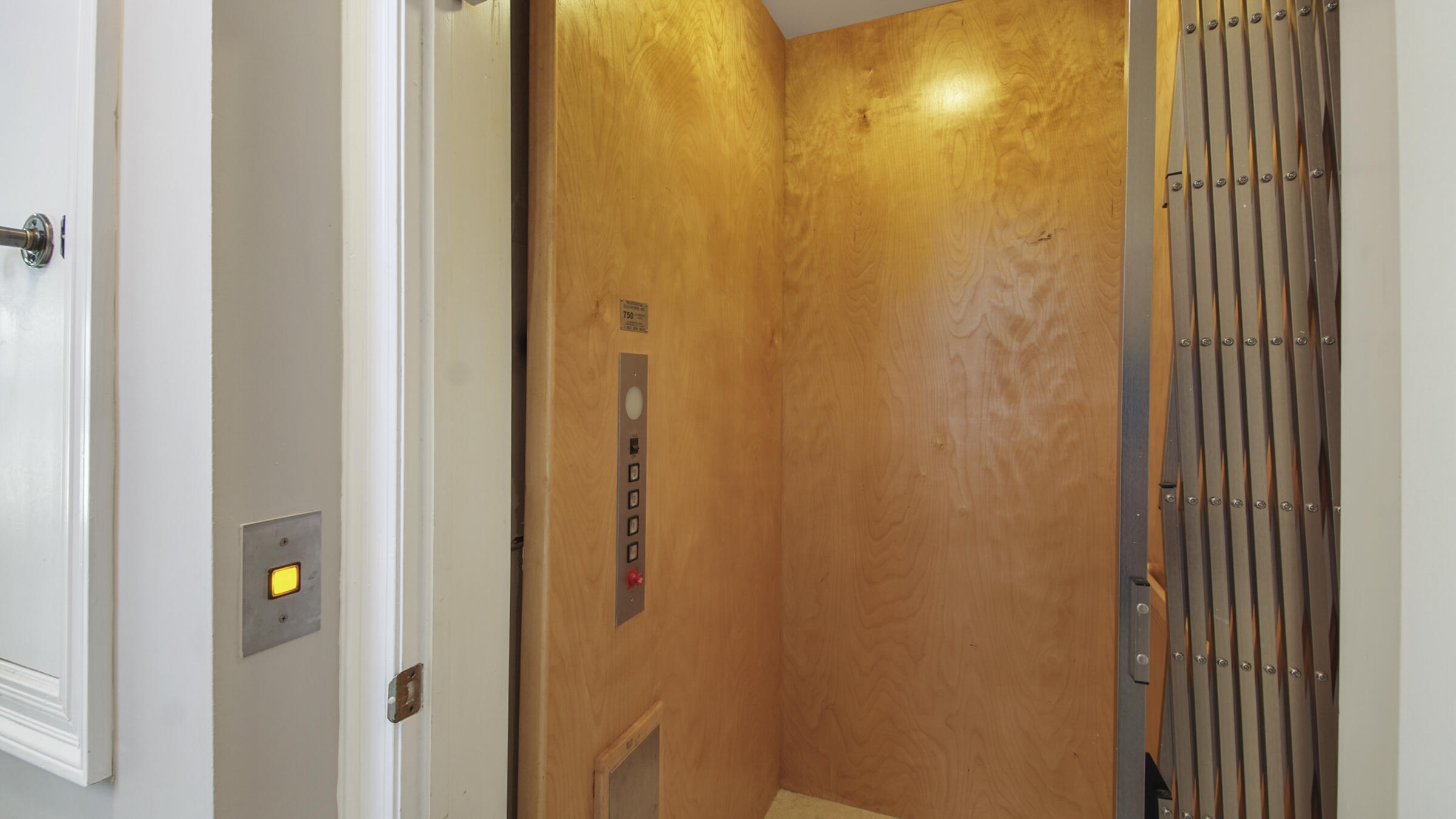 RIVIERA BEACH - Residential