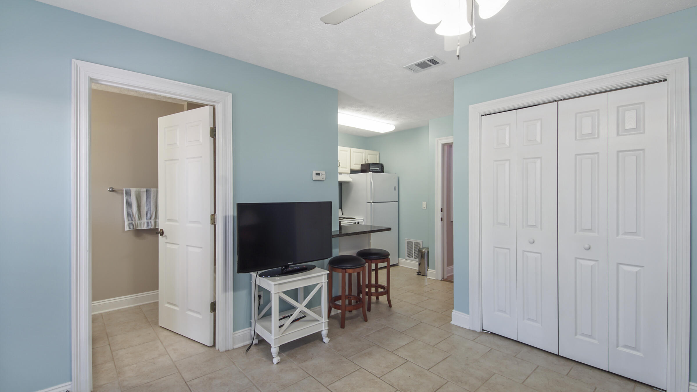 RIVIERA BEACH - Residential