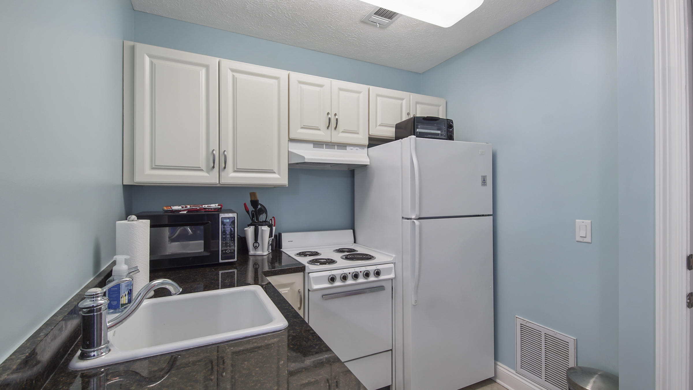 RIVIERA BEACH - Residential