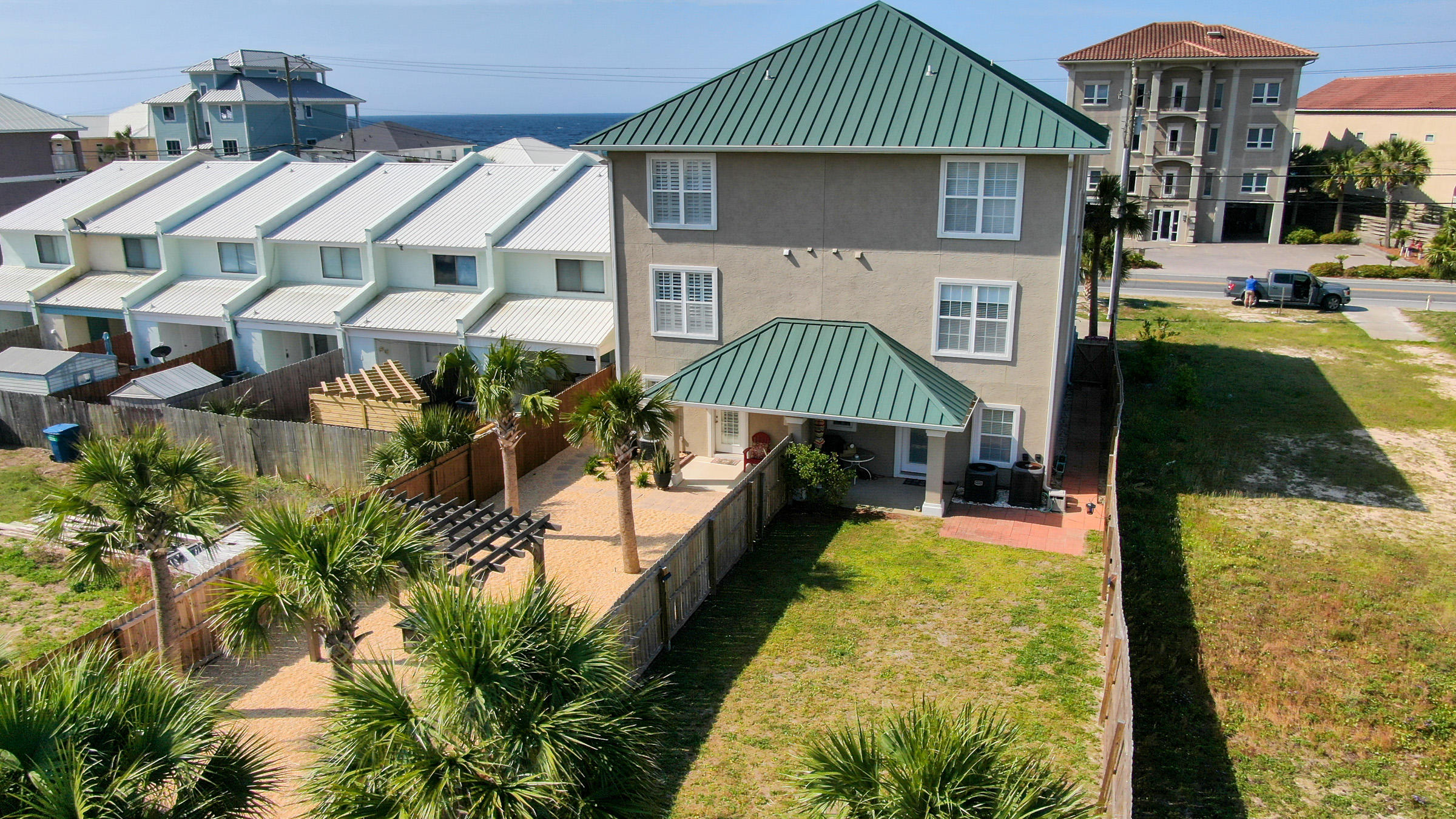 RIVIERA BEACH - Residential