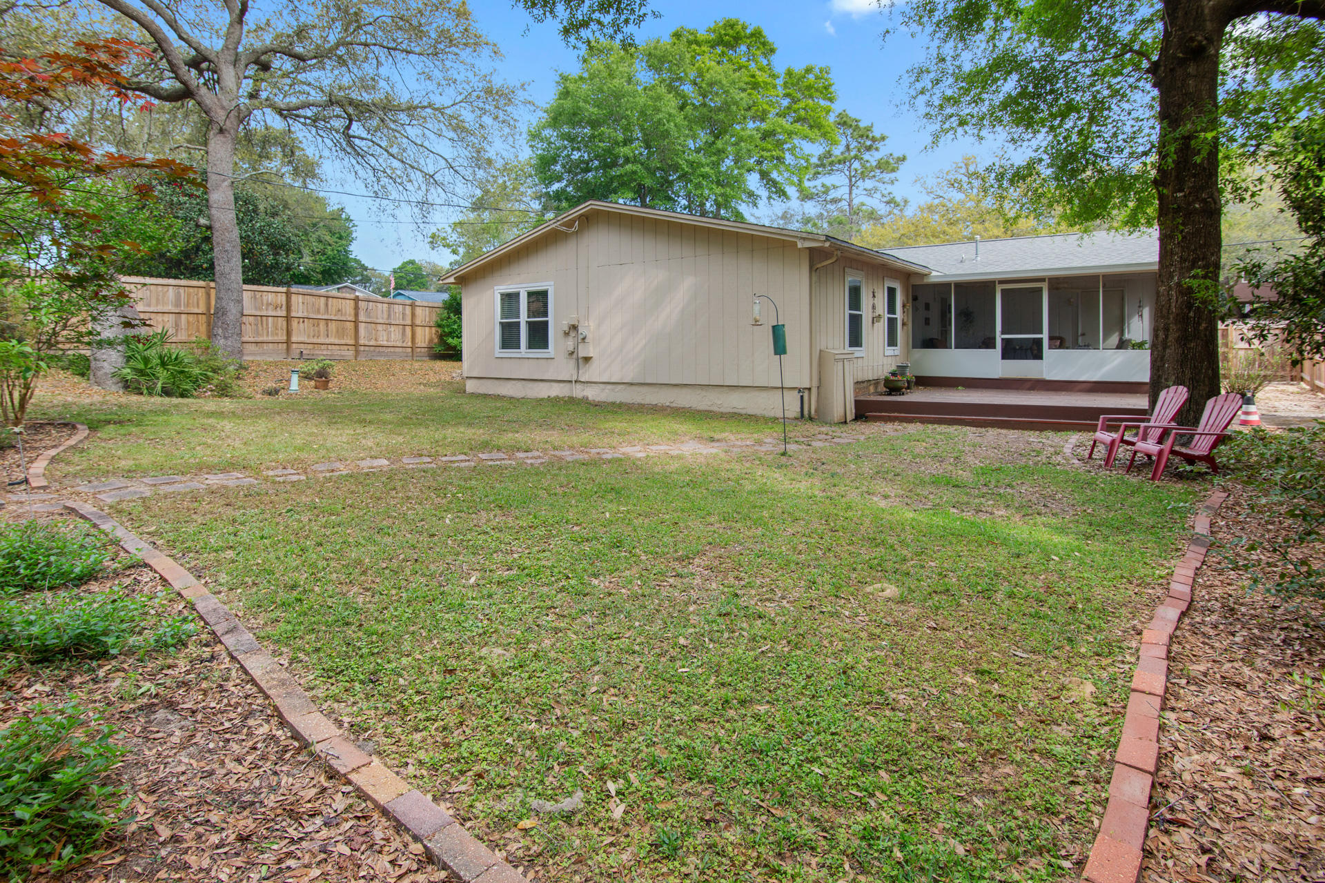 CREEKSIDE ESTATES - Residential